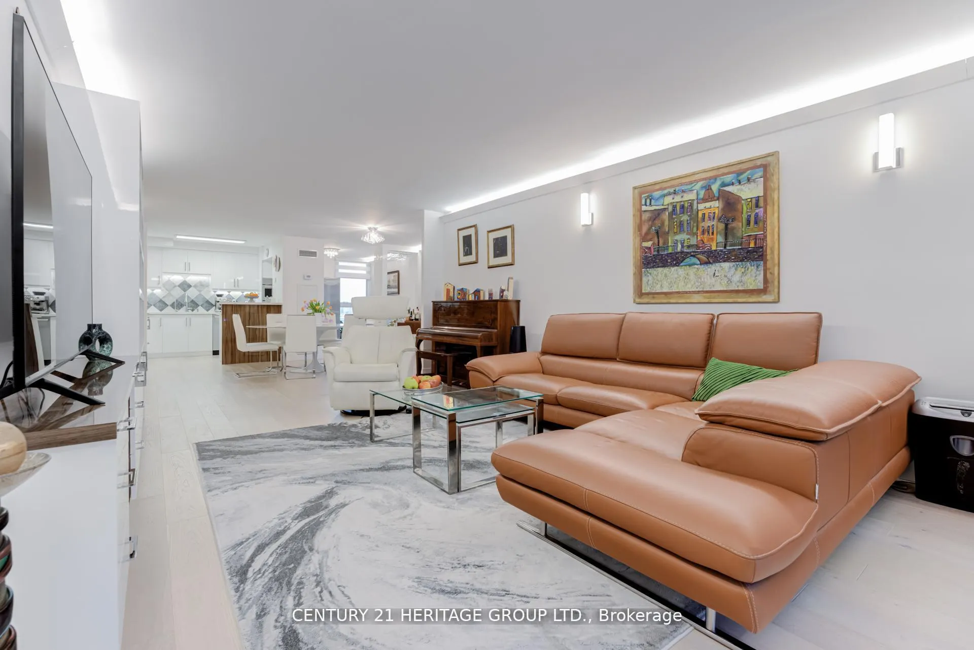 Photo 8 of Unit 805, 278 Bloor Street E, Toronto, Rosedale-Moore Park — HOMEH