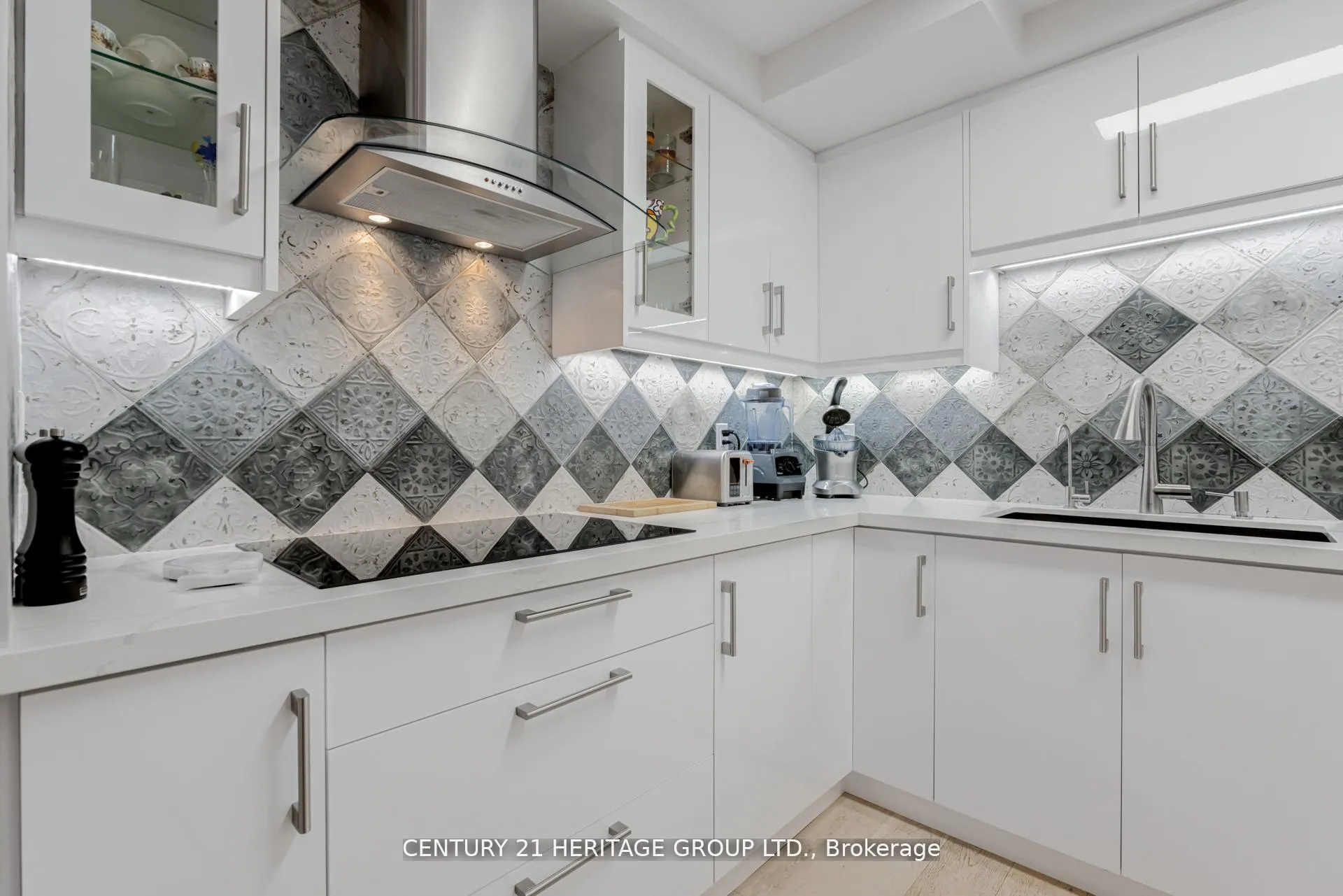 Photo 21 of Unit 805, 278 Bloor Street E, Toronto, Rosedale-Moore Park — HOMEH