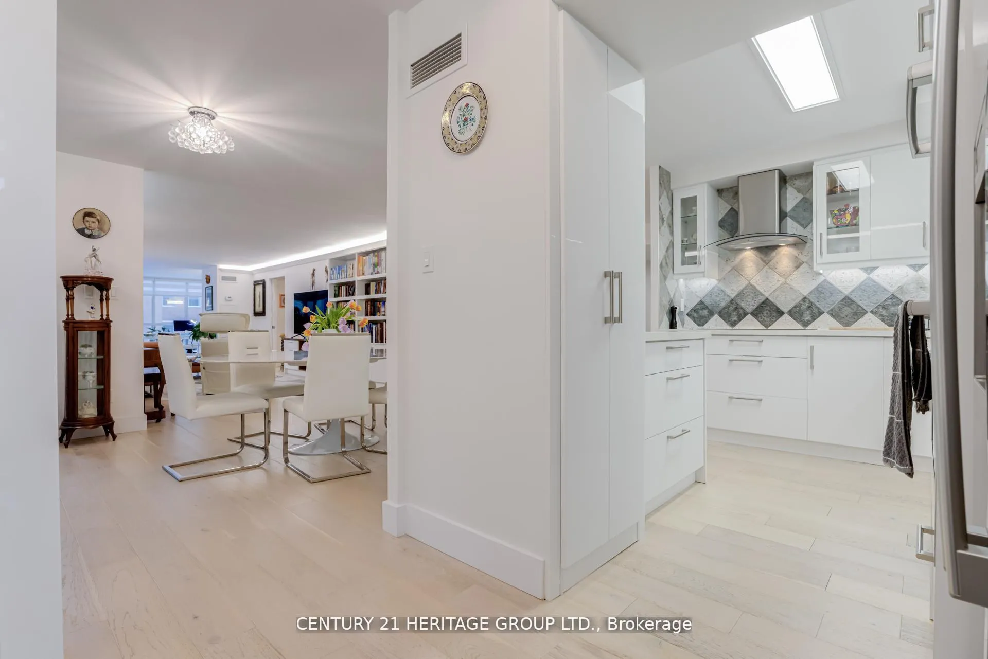 Photo 28 of Unit 805, 278 Bloor Street E, Toronto, Rosedale-Moore Park — HOMEH