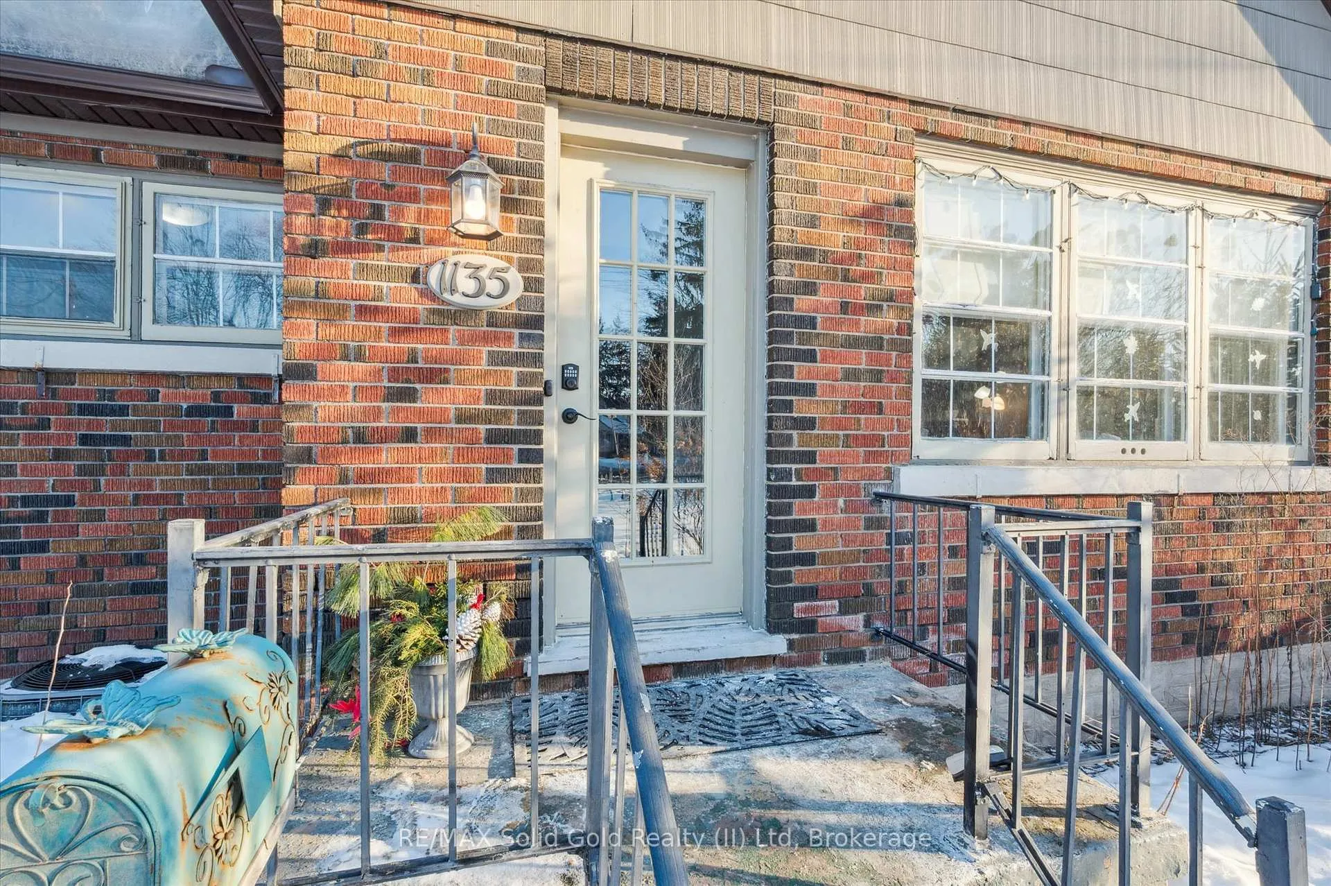 Photo 4 of 1135 Queens Boulevard, Kitchener — HOMEH