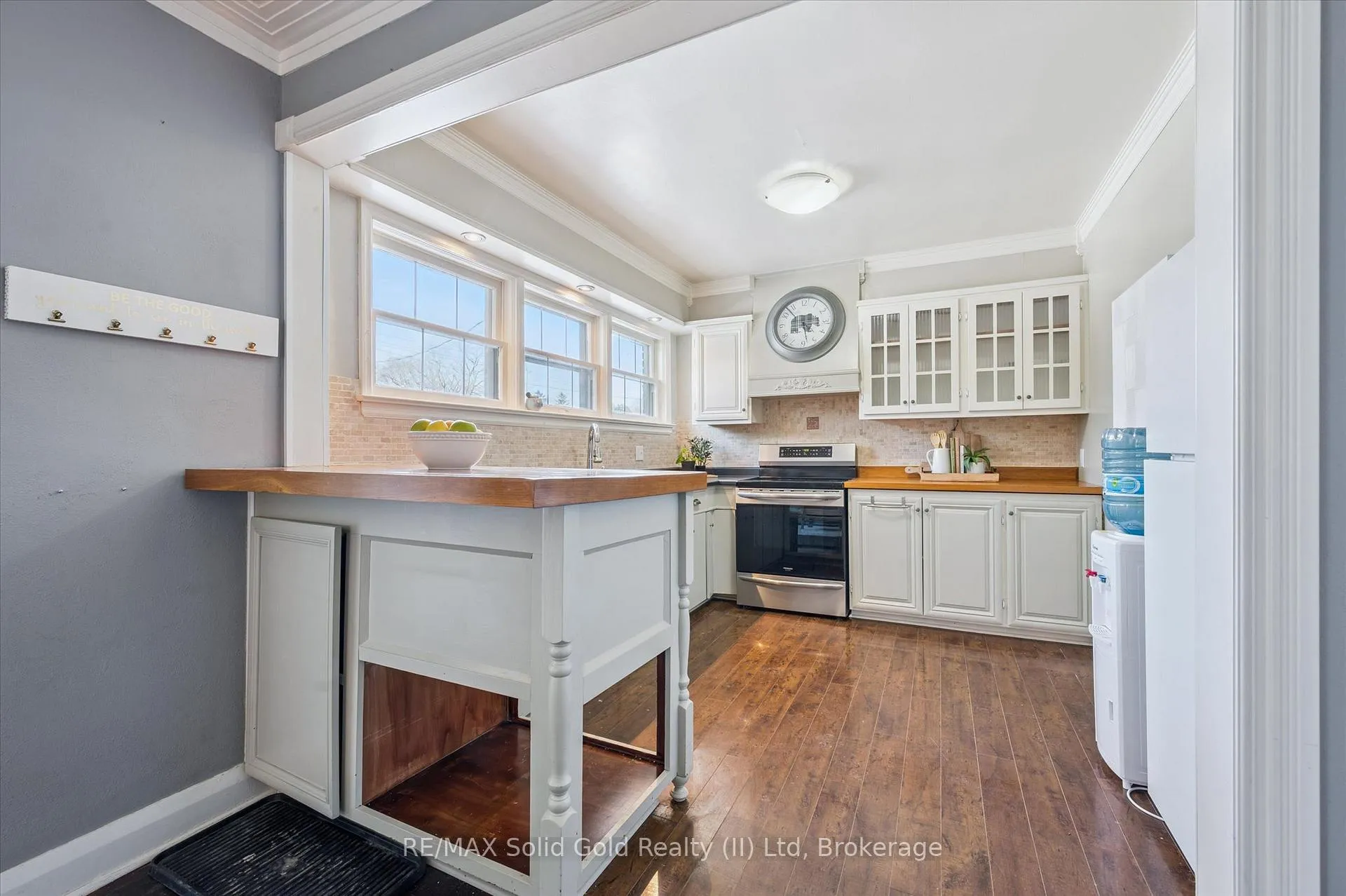 Photo 10 of 1135 Queens Boulevard, Kitchener — HOMEH
