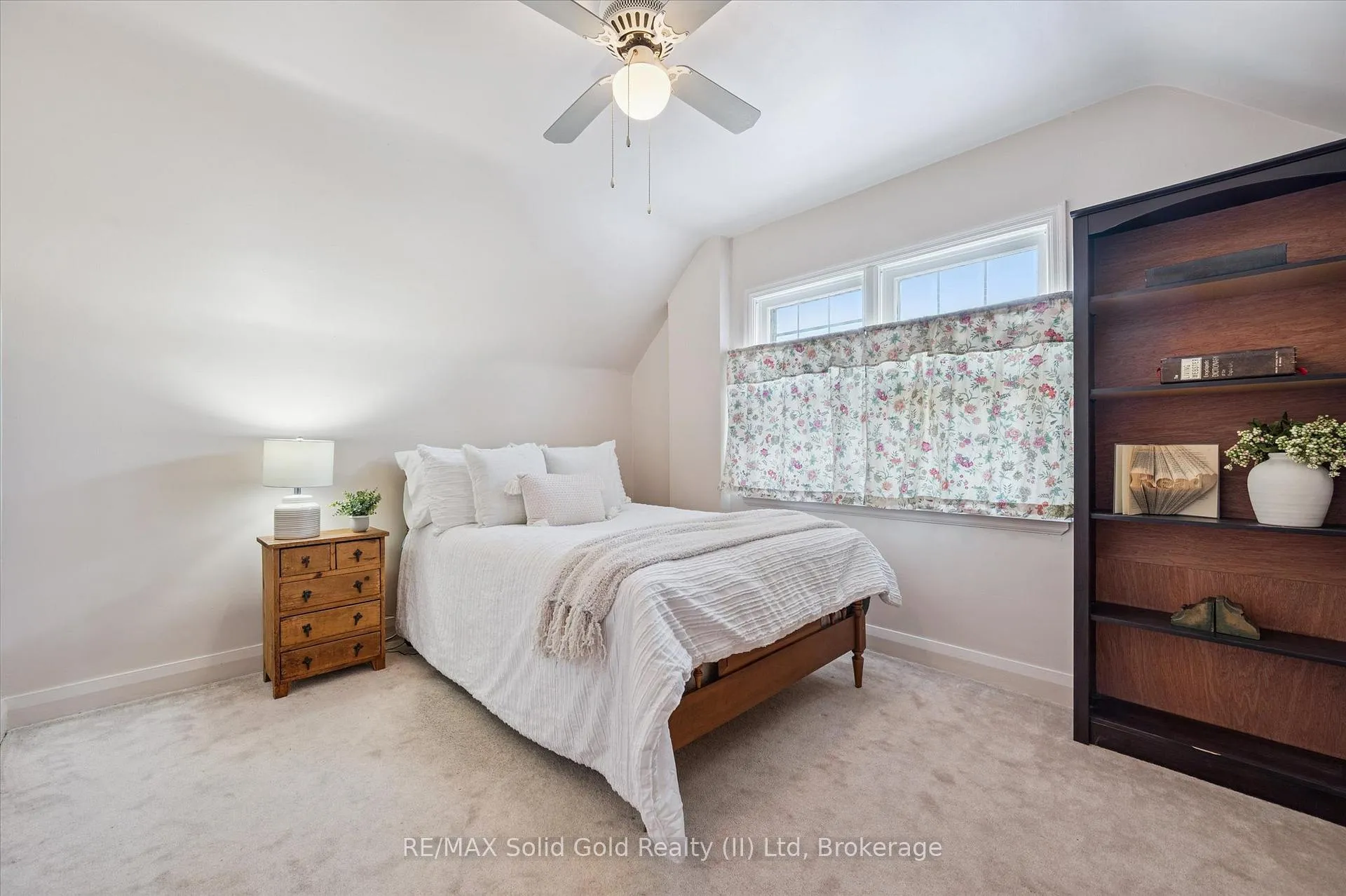 Photo 19 of 1135 Queens Boulevard, Kitchener — HOMEH