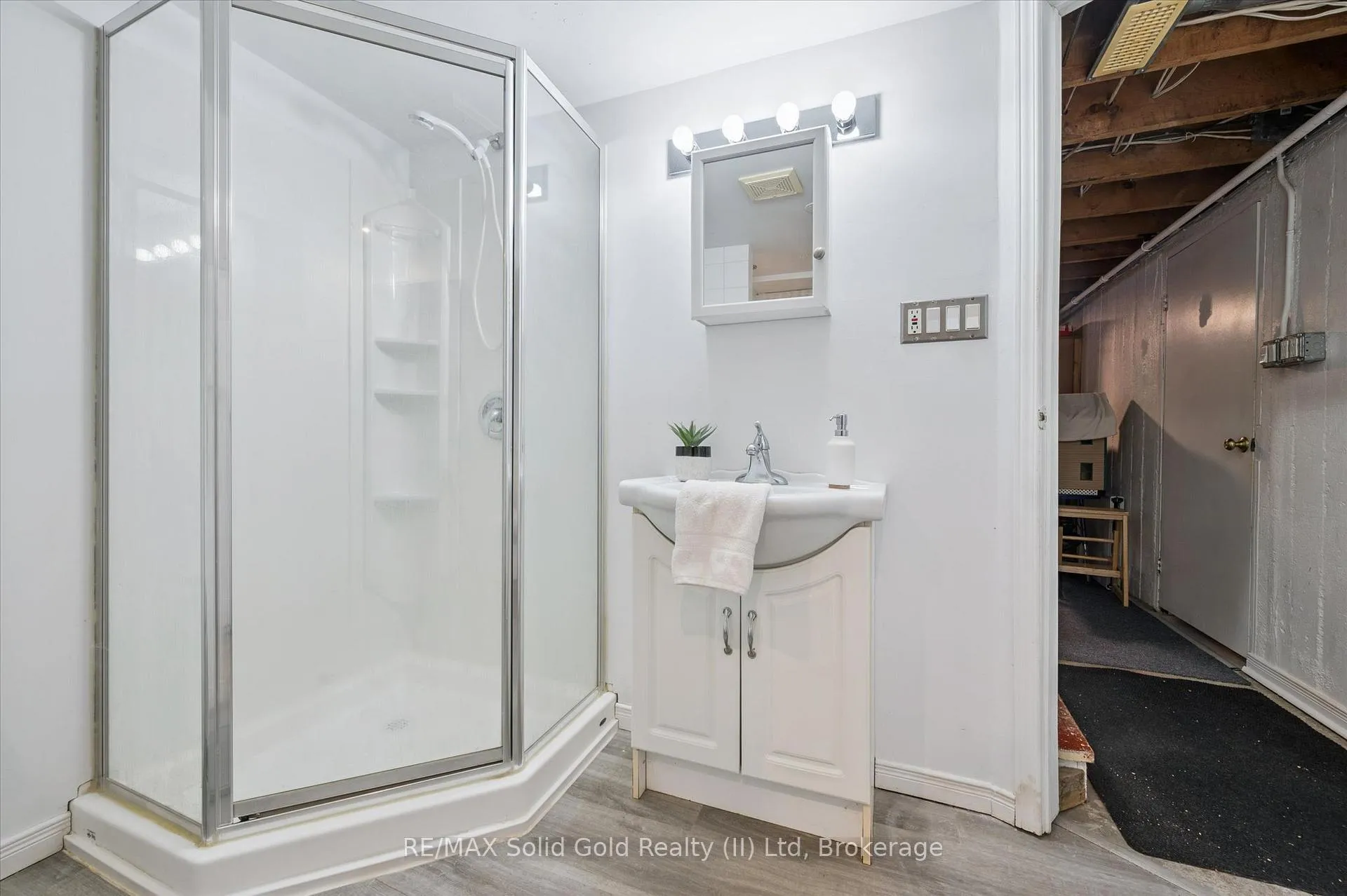 Photo 27 of 1135 Queens Boulevard, Kitchener — HOMEH
