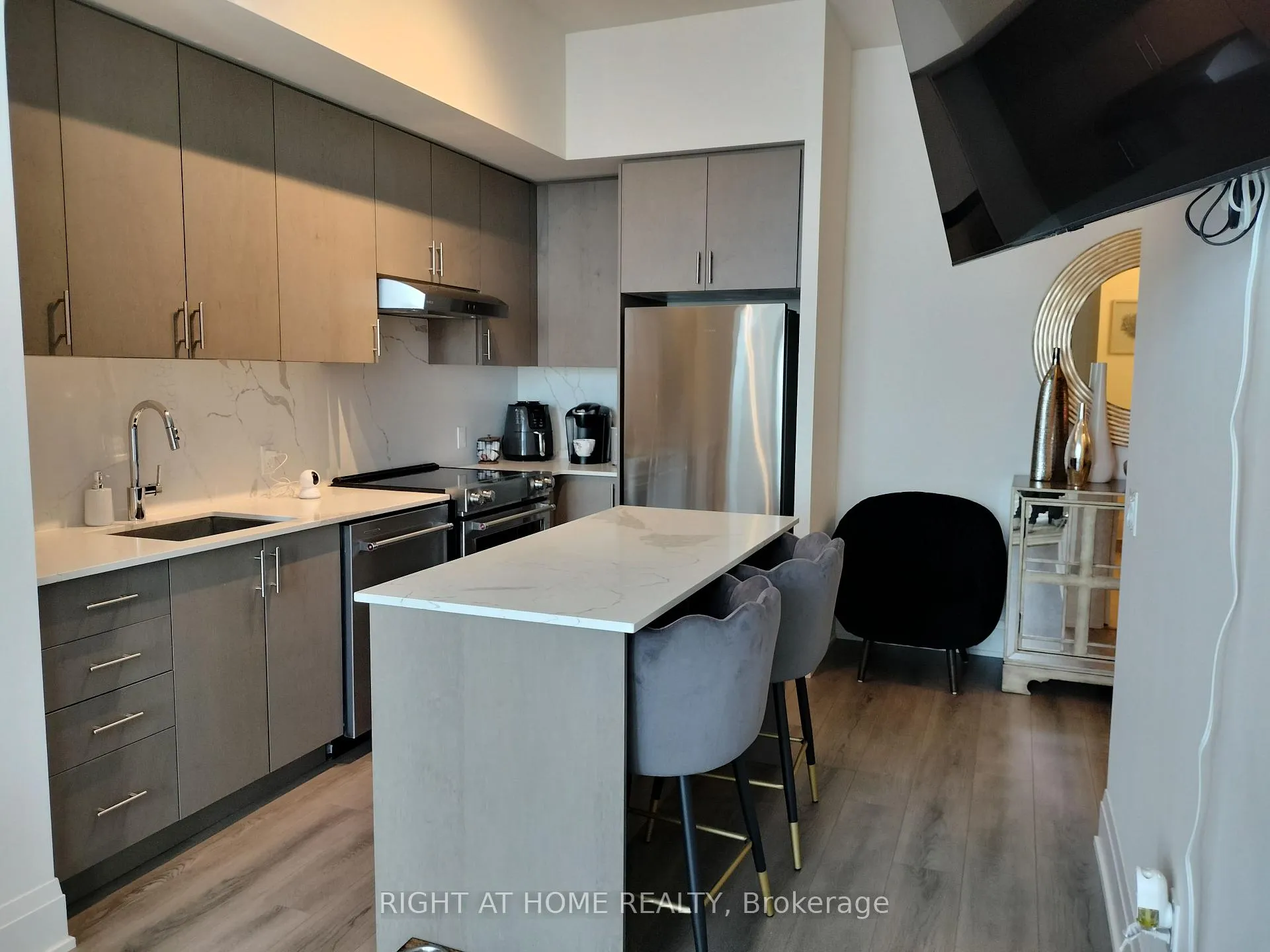 Photo 6 of Unit 617, 9000 Jane Street N, Vaughan, Concord — HOMEH