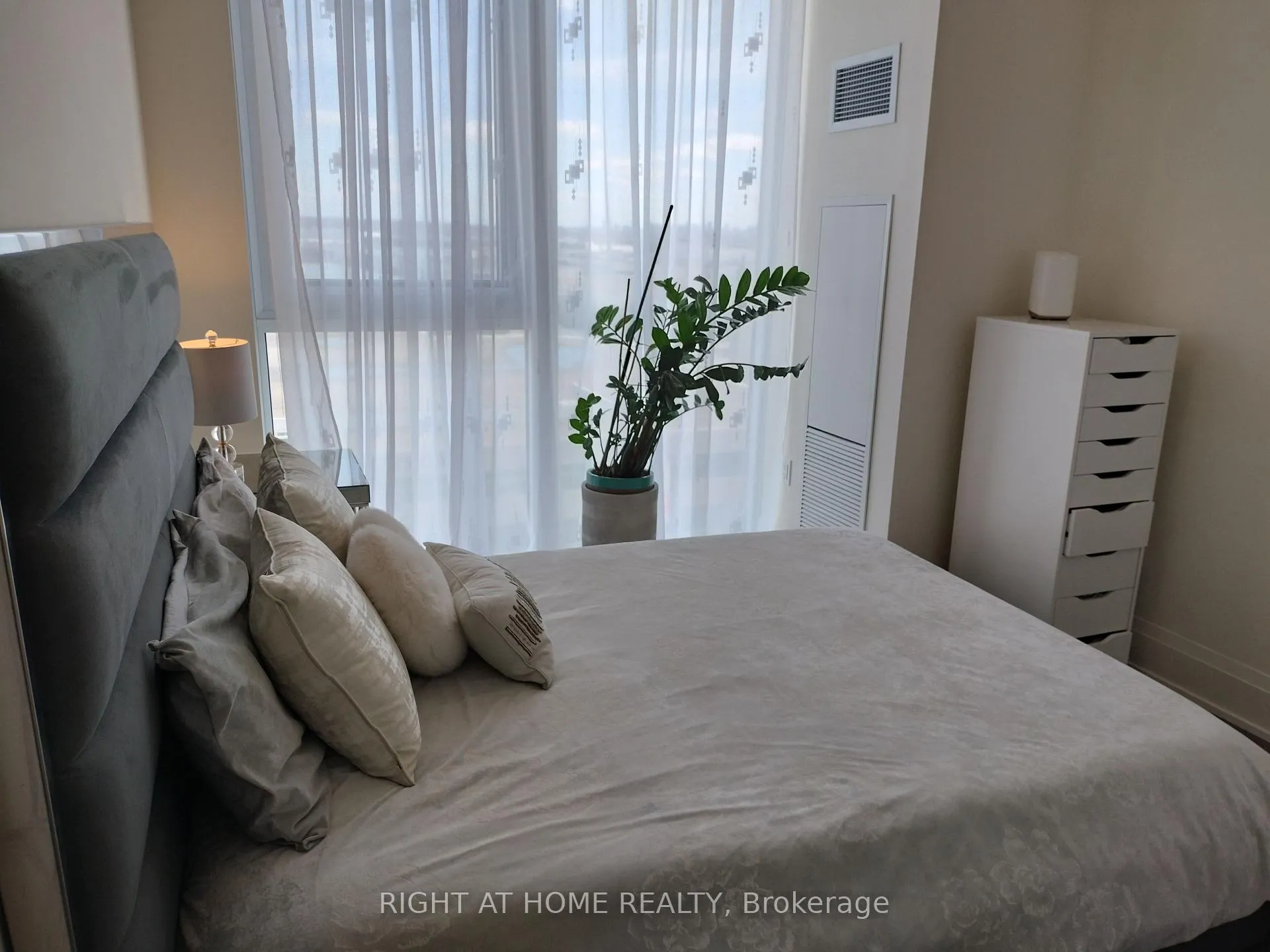 Photo 14 of Unit 617, 9000 Jane Street N, Vaughan, Concord — HOMEH