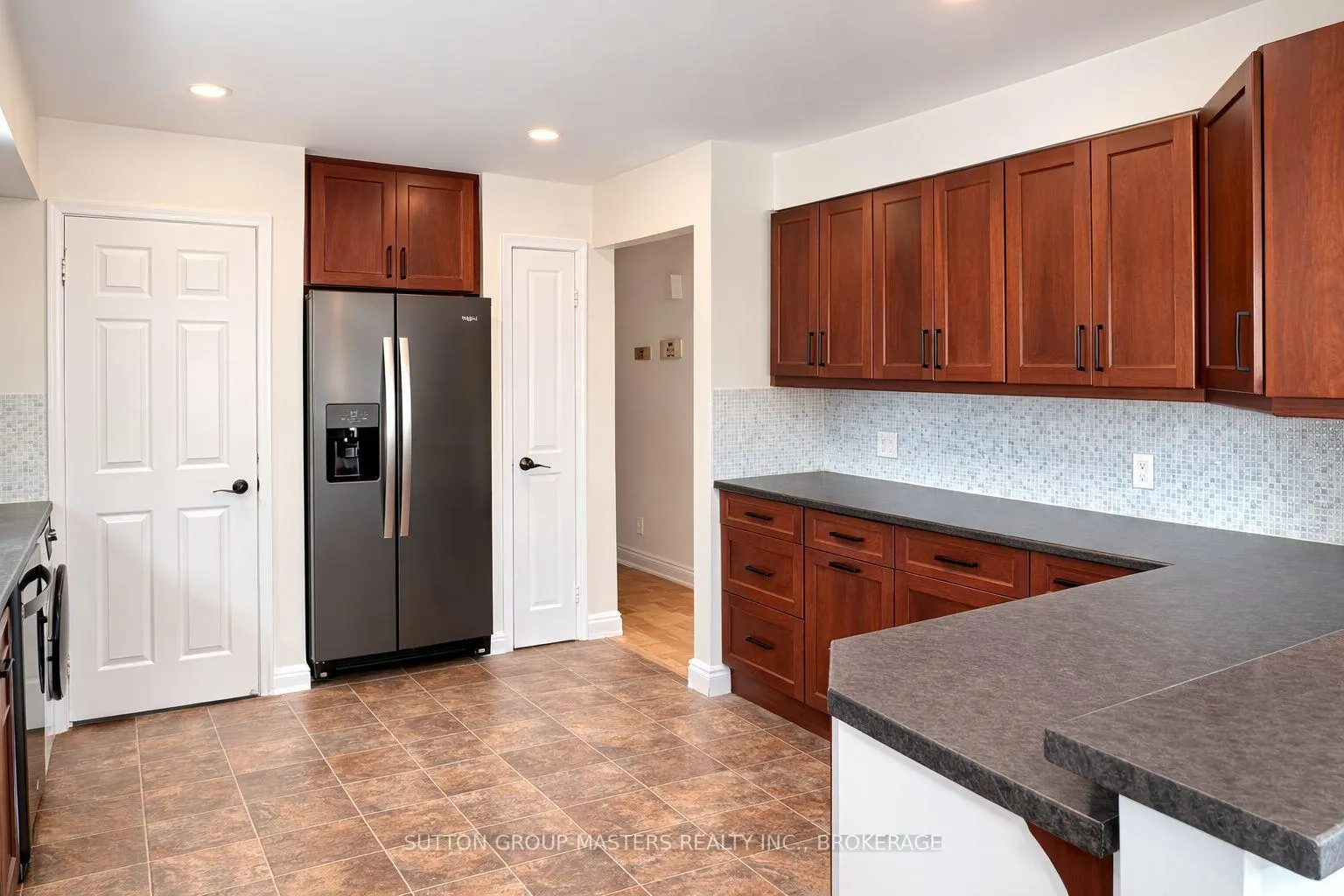 Photo 8 of 150 Manitou Crescent W, Loyalist, Amherstview — HOMEH