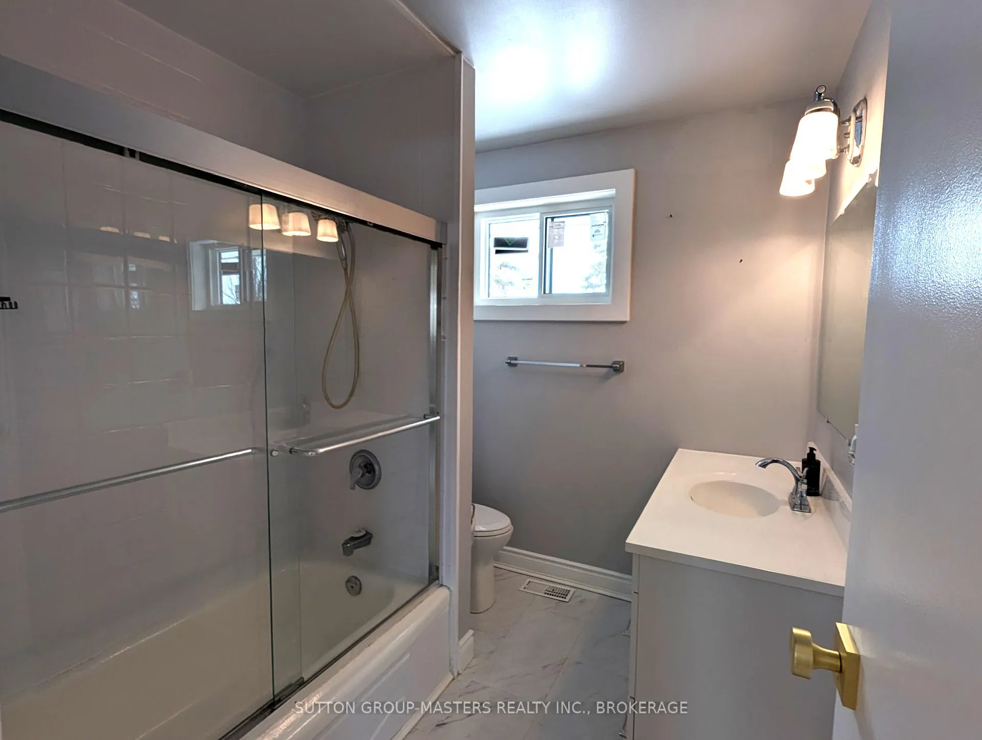 Photo 11 of 150 Manitou Crescent W, Loyalist, Amherstview — HOMEH