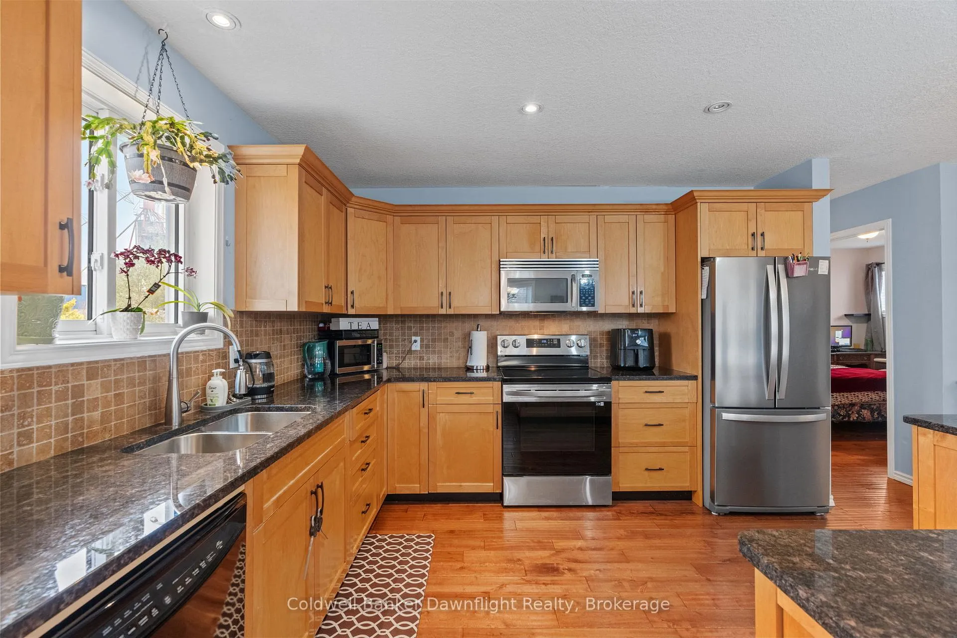 Photo 11 of 117 Mill Street, North Middlesex, Parkhill — HOMEH