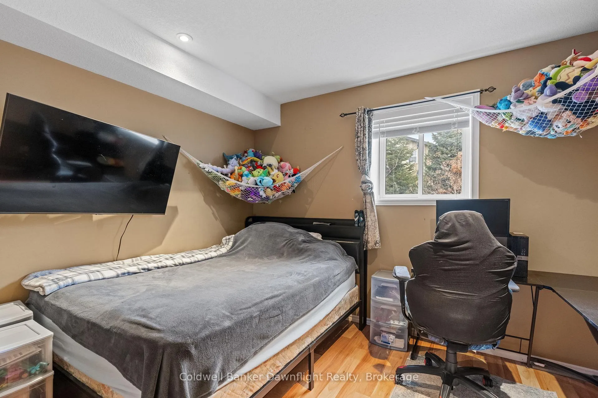 Photo 25 of 117 Mill Street, North Middlesex, Parkhill — HOMEH