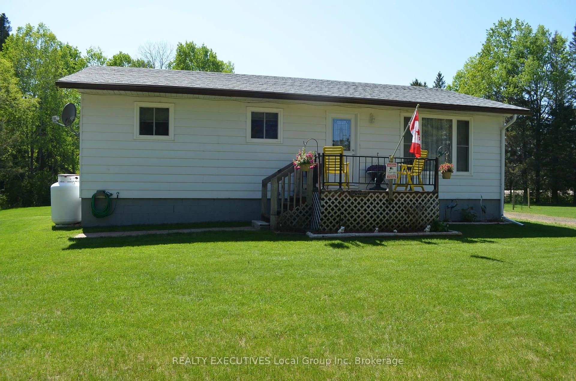 Photo 4 of 11 Chalet Road, Powassan — HOMEH