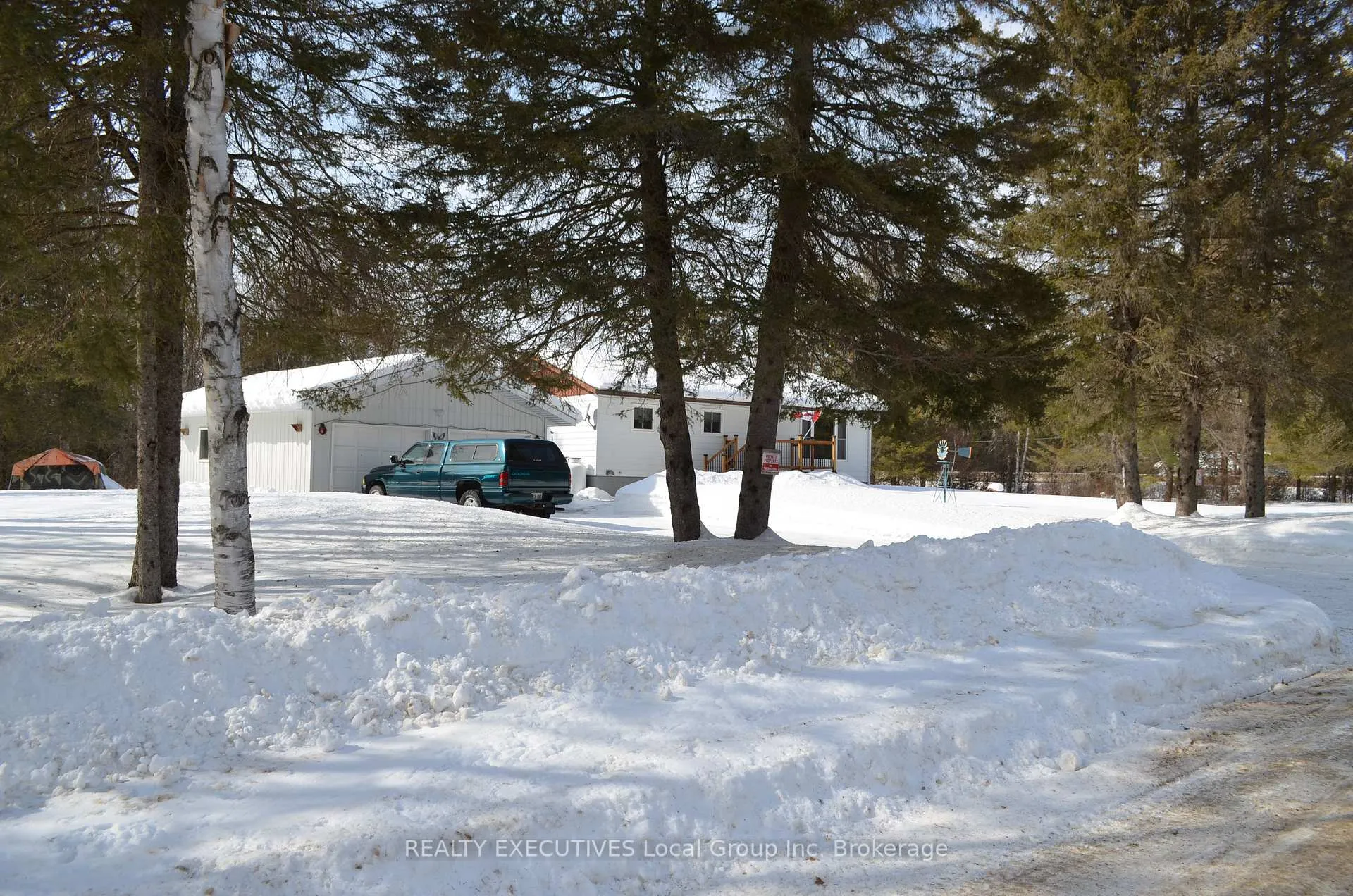 Photo 9 of 11 Chalet Road, Powassan — HOMEH
