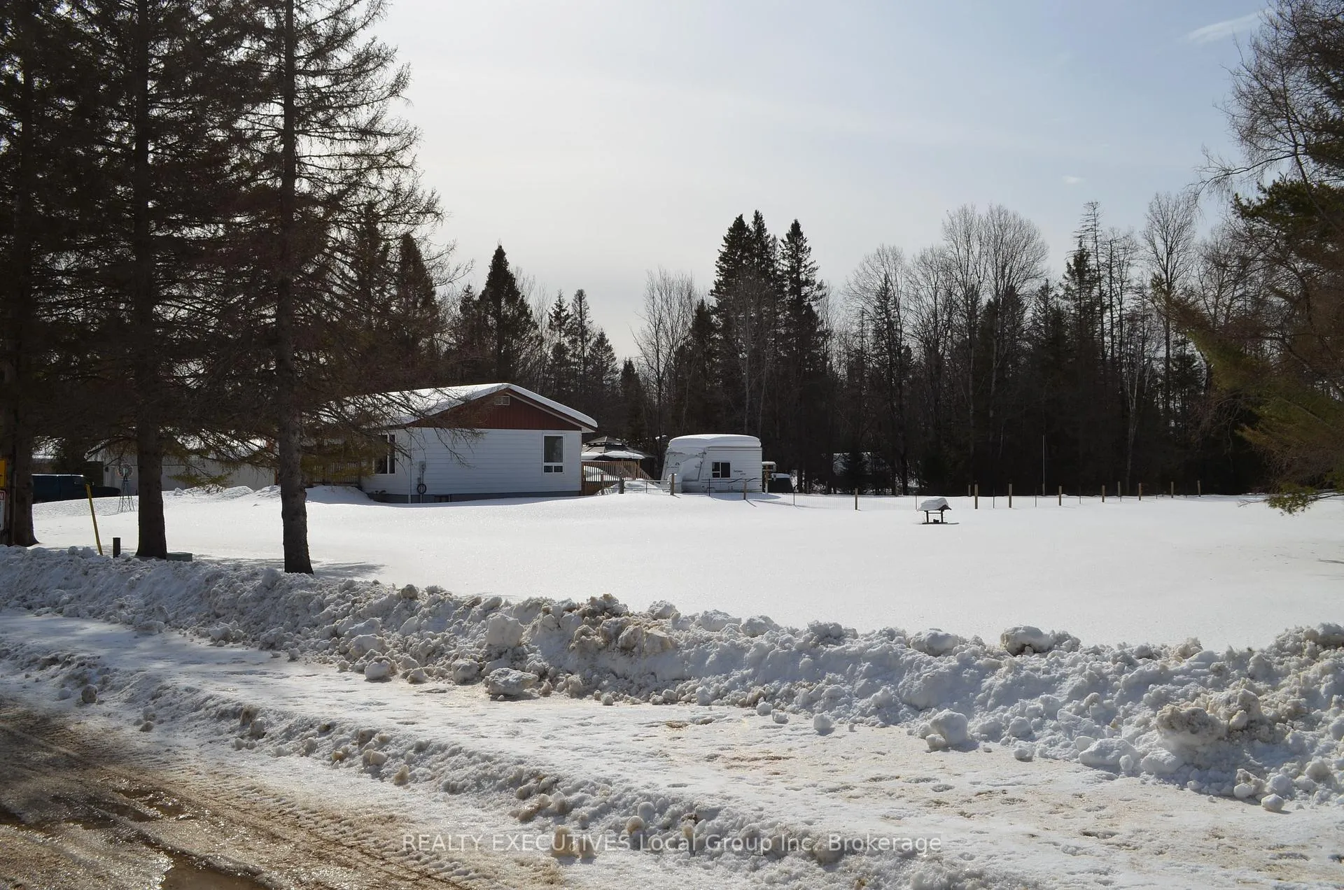 Photo 10 of 11 Chalet Road, Powassan — HOMEH