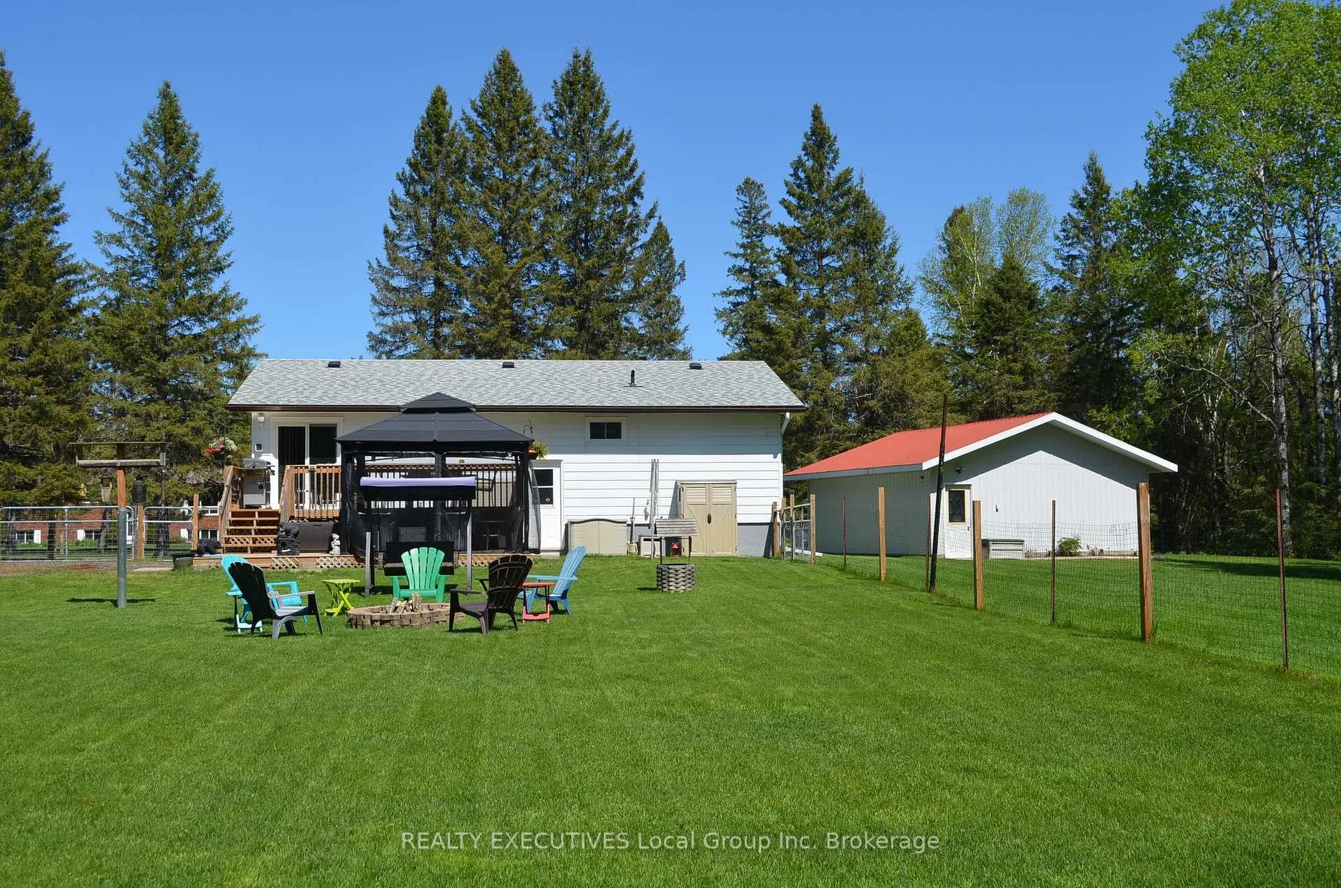 Photo 12 of 11 Chalet Road, Powassan — HOMEH