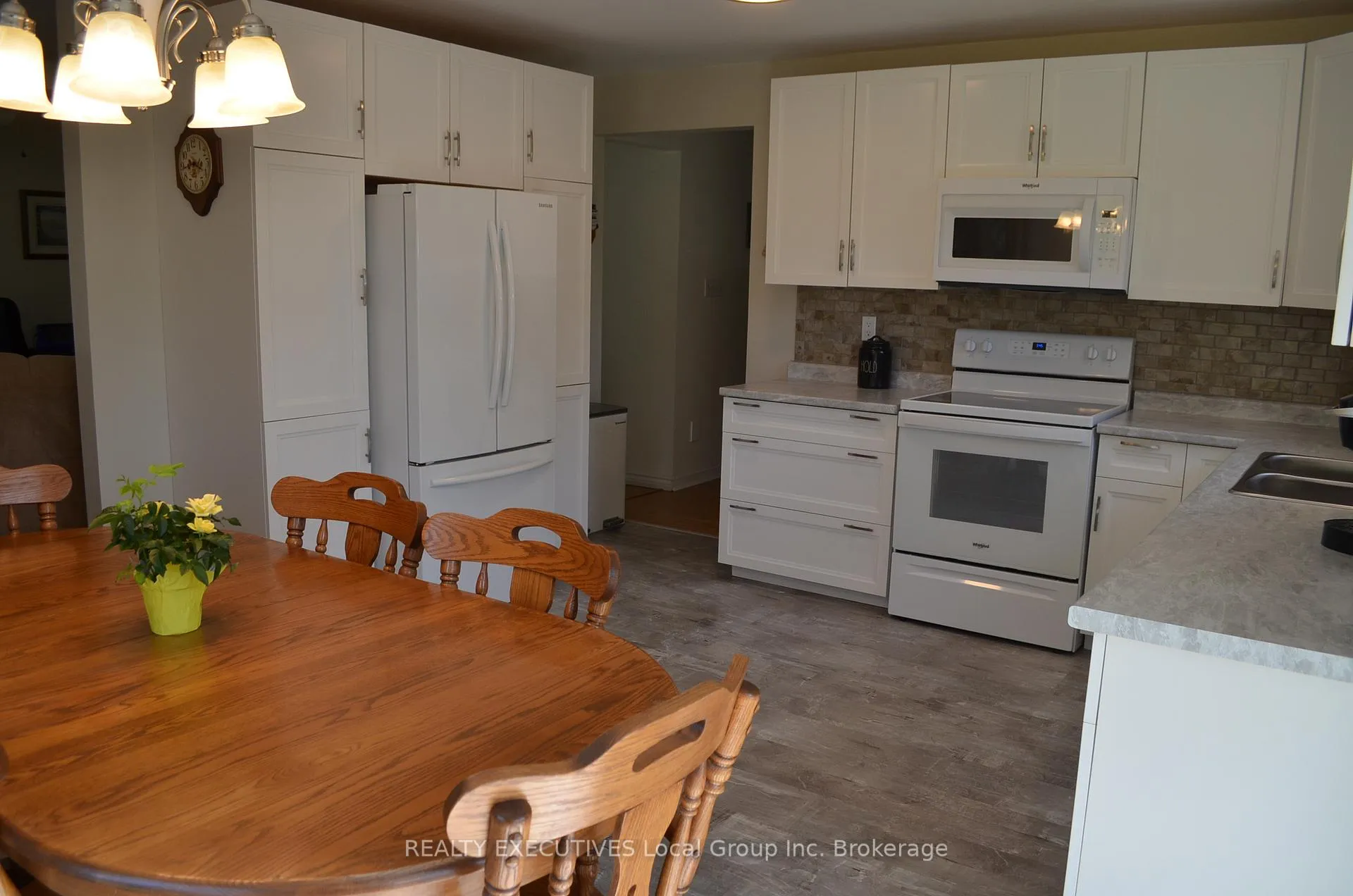 Photo 27 of 11 Chalet Road, Powassan — HOMEH