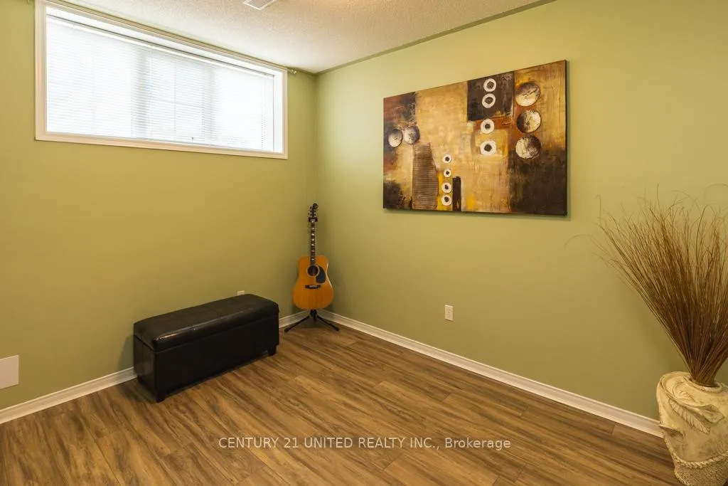 Photo 17 of 1019 Baker Street, Peterborough, Northcrest Ward 5 — HOMEH