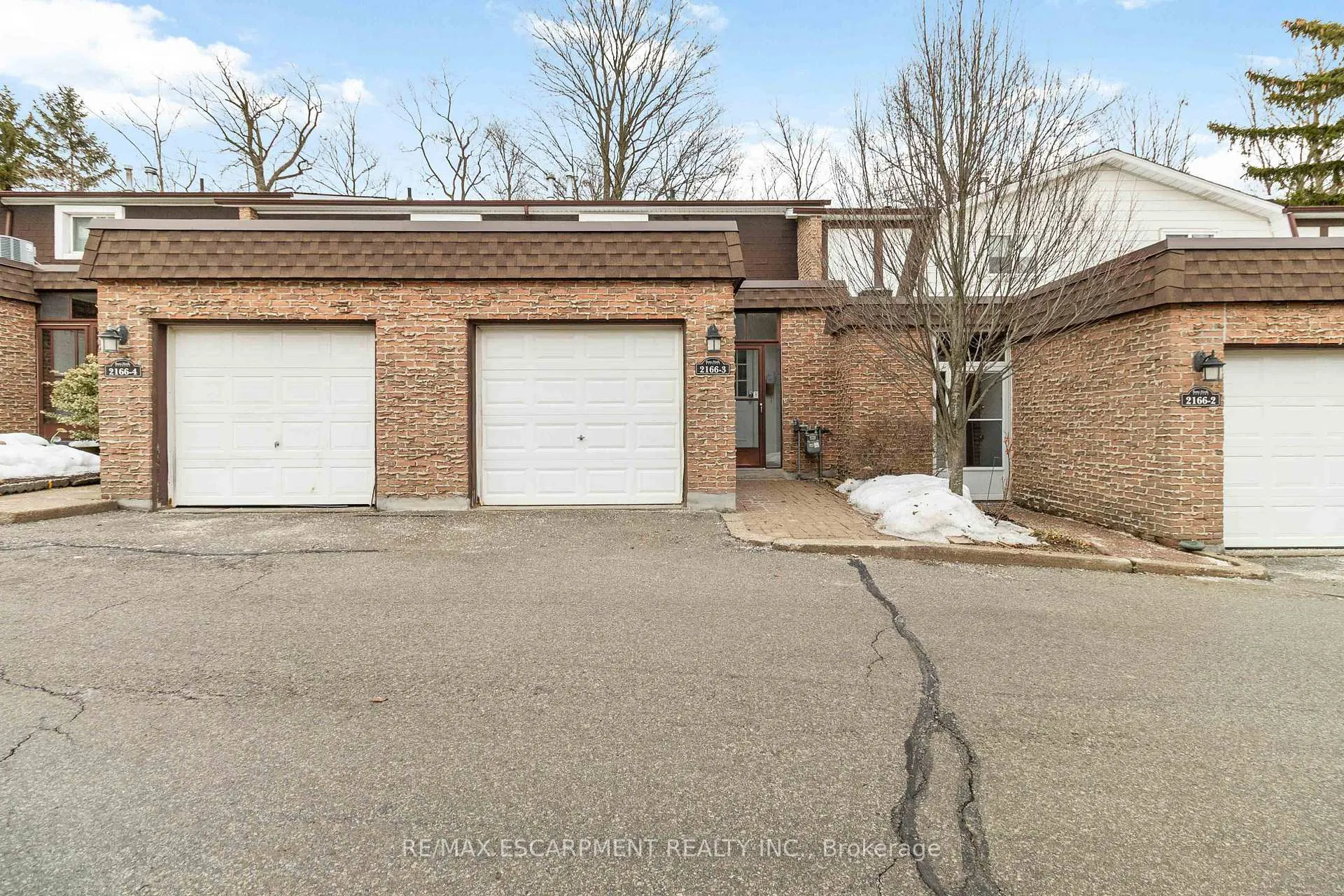 Photo 1 of Unit 3, 2166 Upper Middle Road, Burlington, Brant Hills — HOMEH