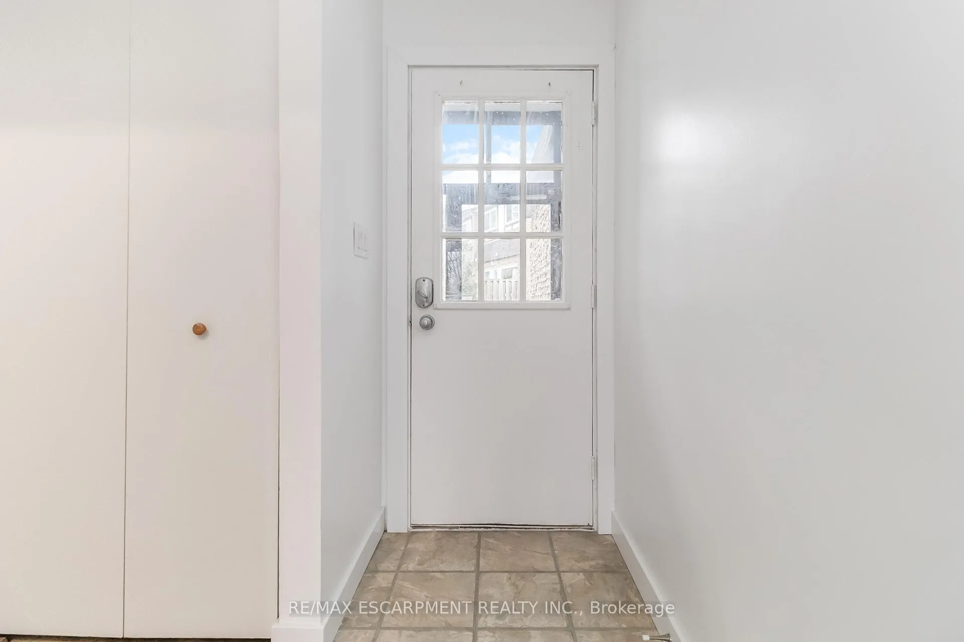 Photo 4 of Unit 3, 2166 Upper Middle Road, Burlington, Brant Hills — HOMEH