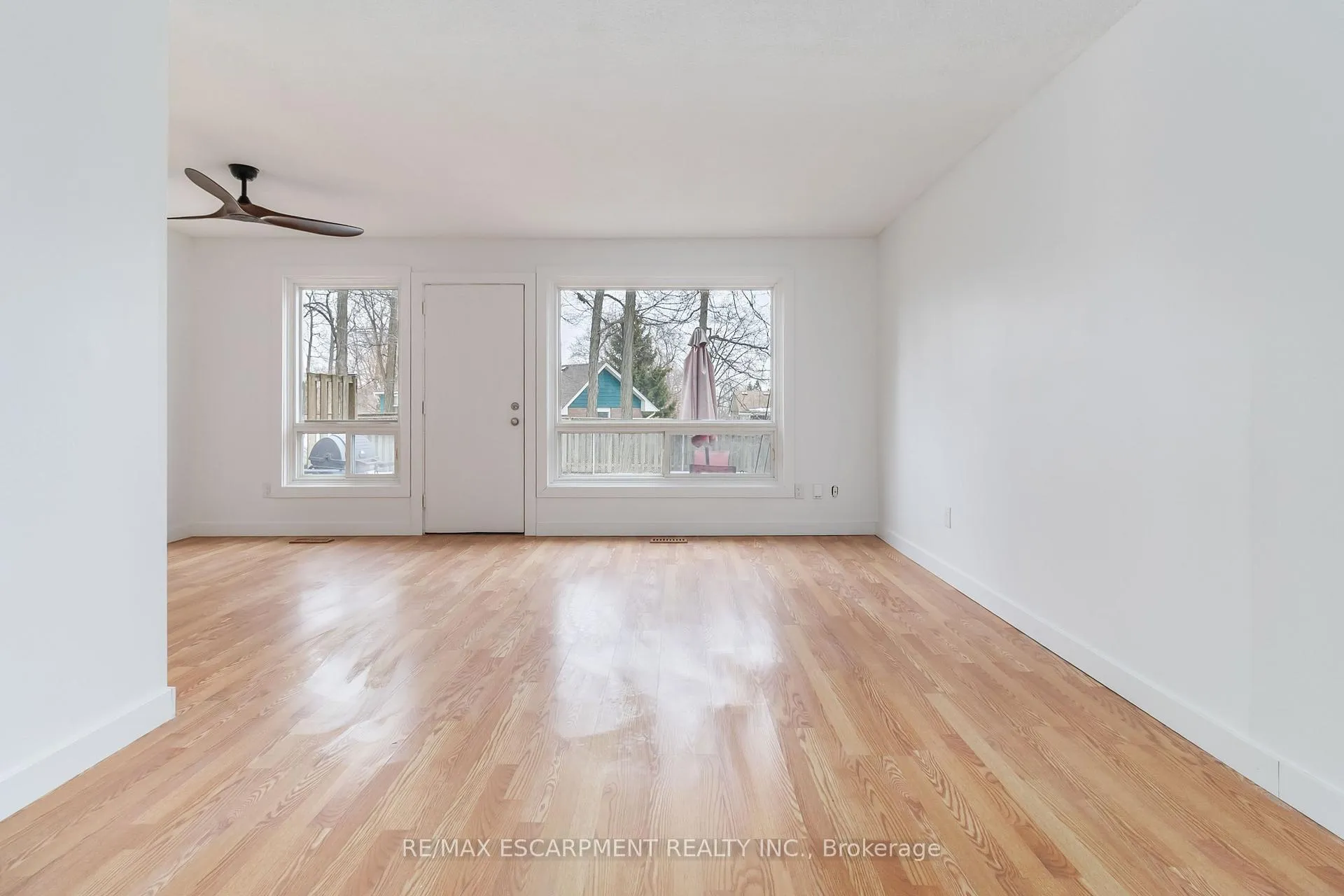 Photo 6 of Unit 3, 2166 Upper Middle Road, Burlington, Brant Hills — HOMEH
