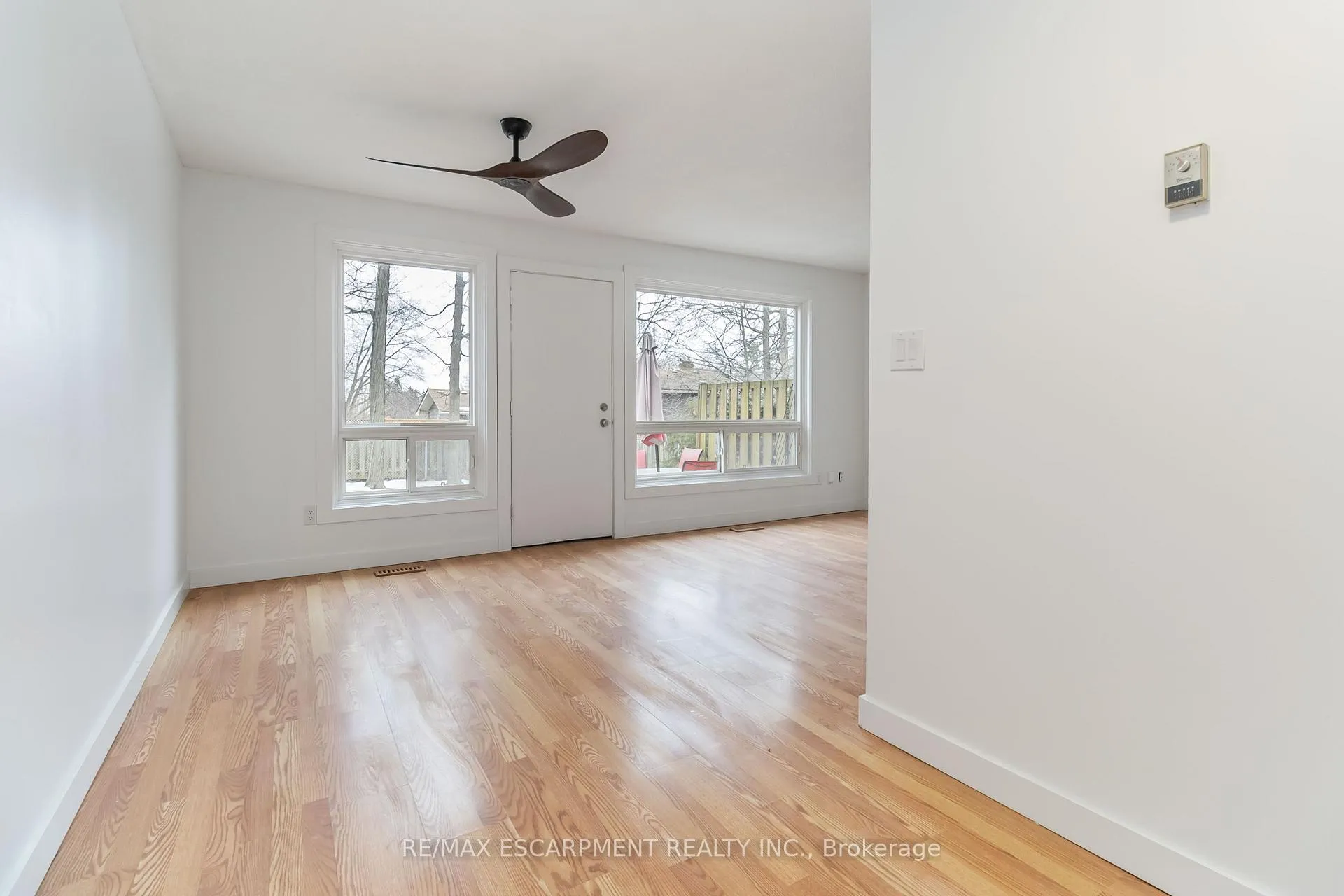 Photo 12 of Unit 3, 2166 Upper Middle Road, Burlington, Brant Hills — HOMEH