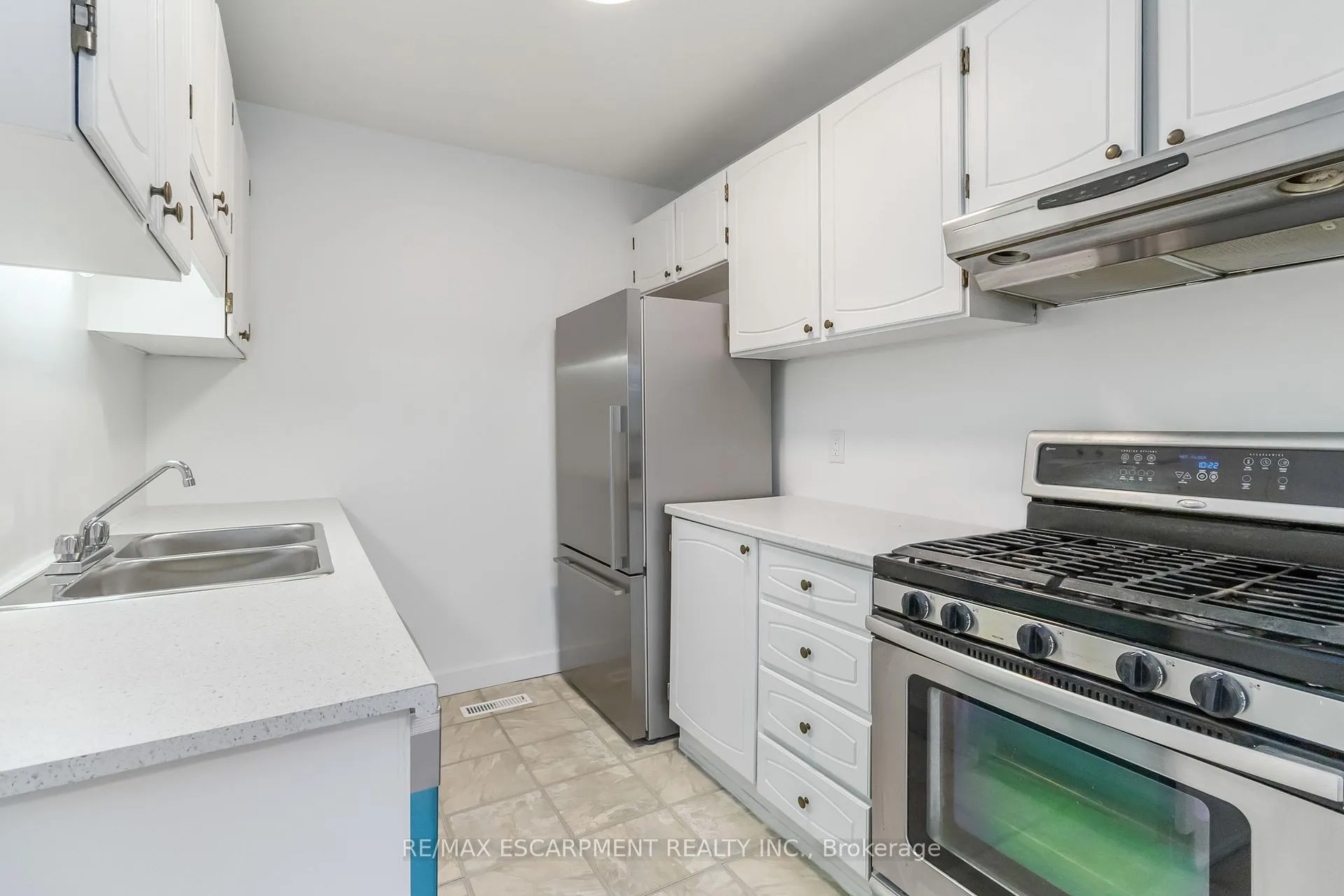 Photo 16 of Unit 3, 2166 Upper Middle Road, Burlington, Brant Hills — HOMEH