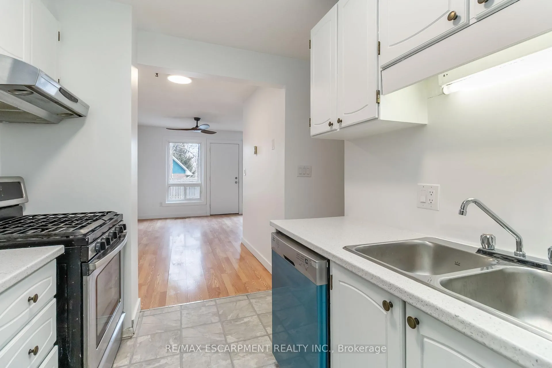 Photo 17 of Unit 3, 2166 Upper Middle Road, Burlington, Brant Hills — HOMEH