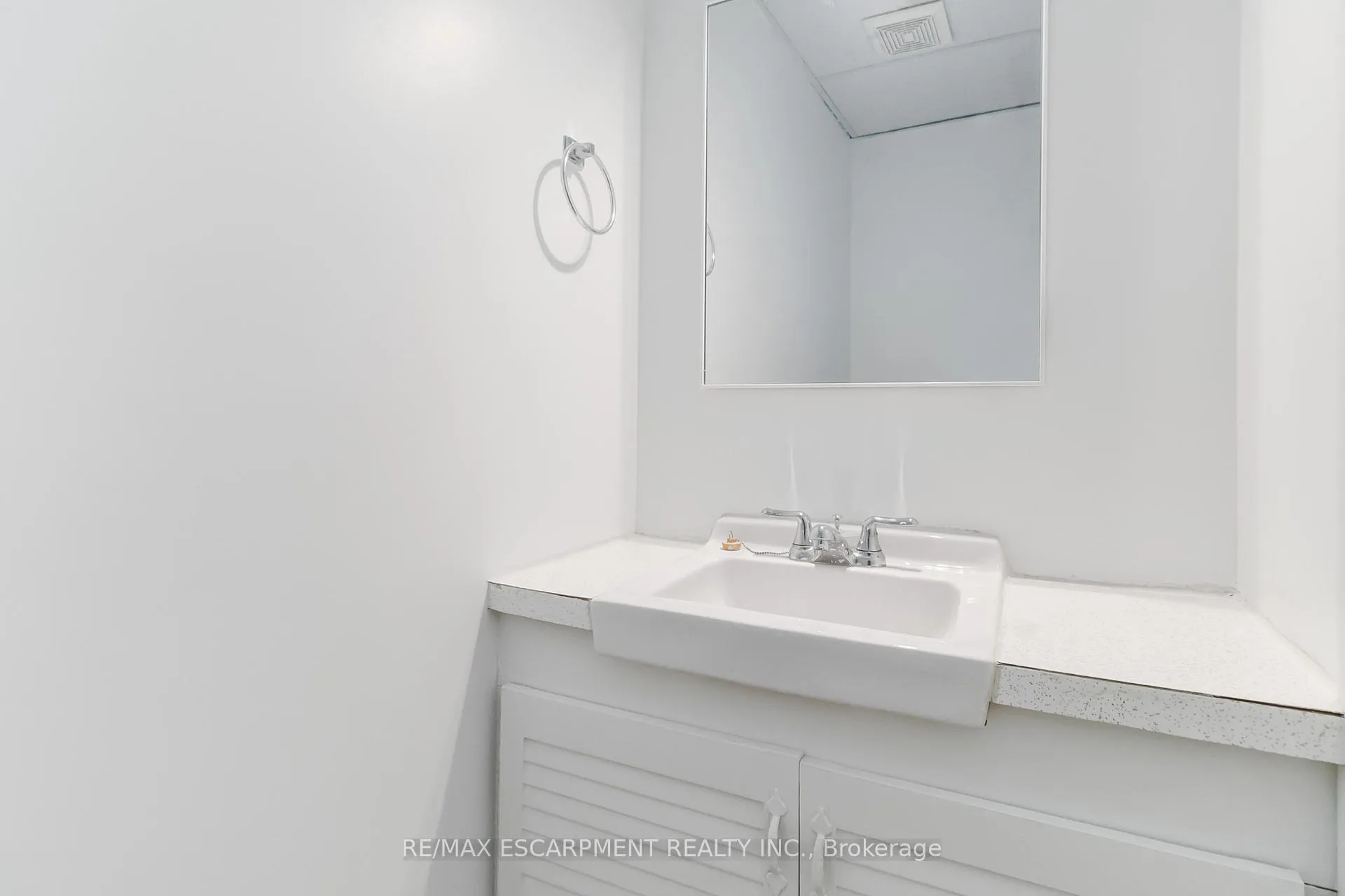 Photo 18 of Unit 3, 2166 Upper Middle Road, Burlington, Brant Hills — HOMEH