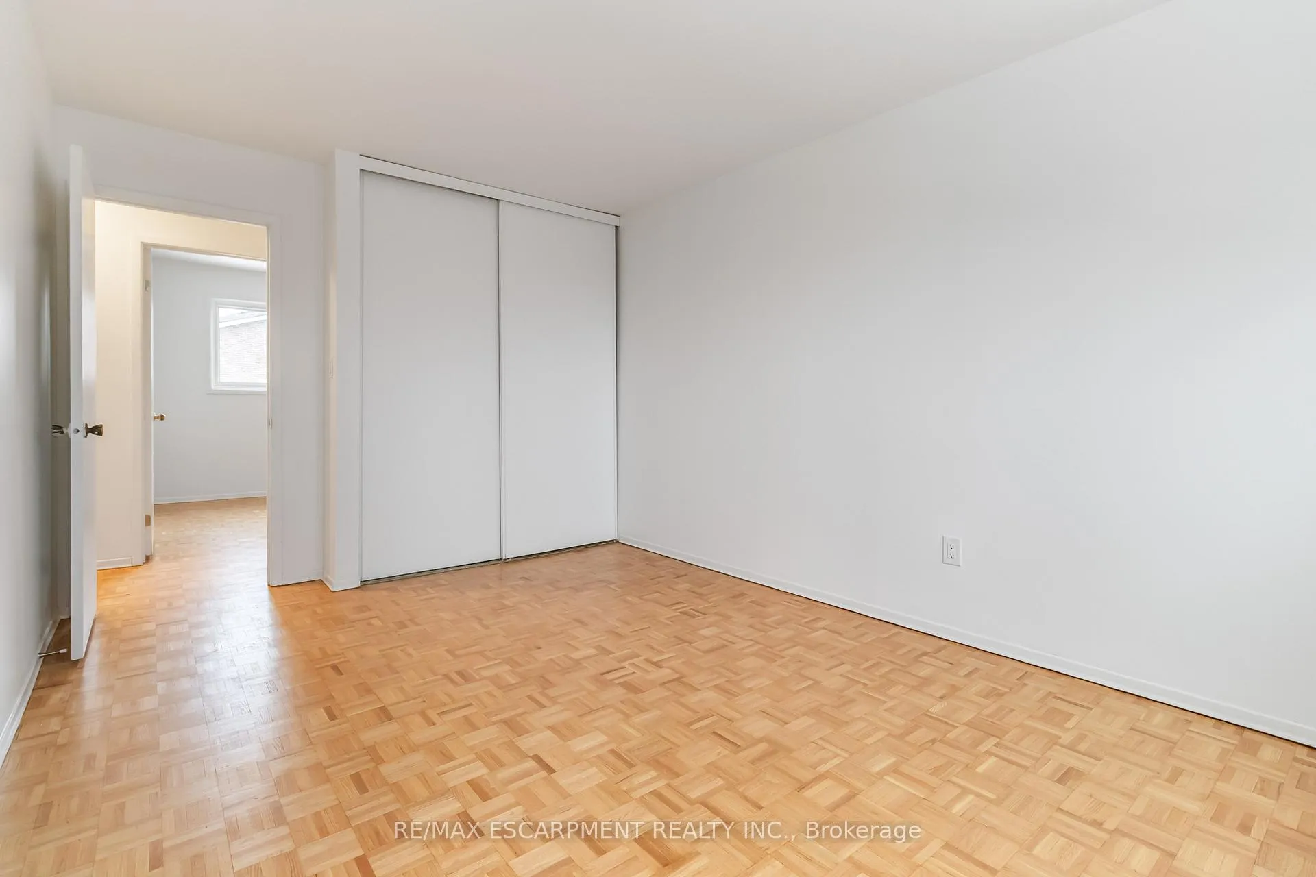 Photo 23 of Unit 3, 2166 Upper Middle Road, Burlington, Brant Hills — HOMEH