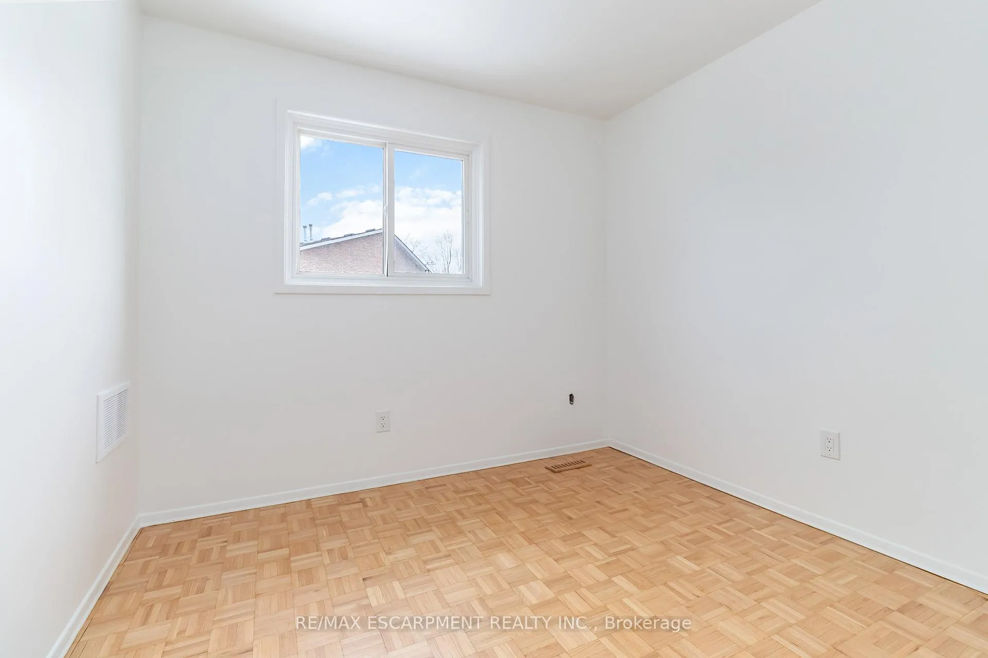 Photo 24 of Unit 3, 2166 Upper Middle Road, Burlington, Brant Hills — HOMEH