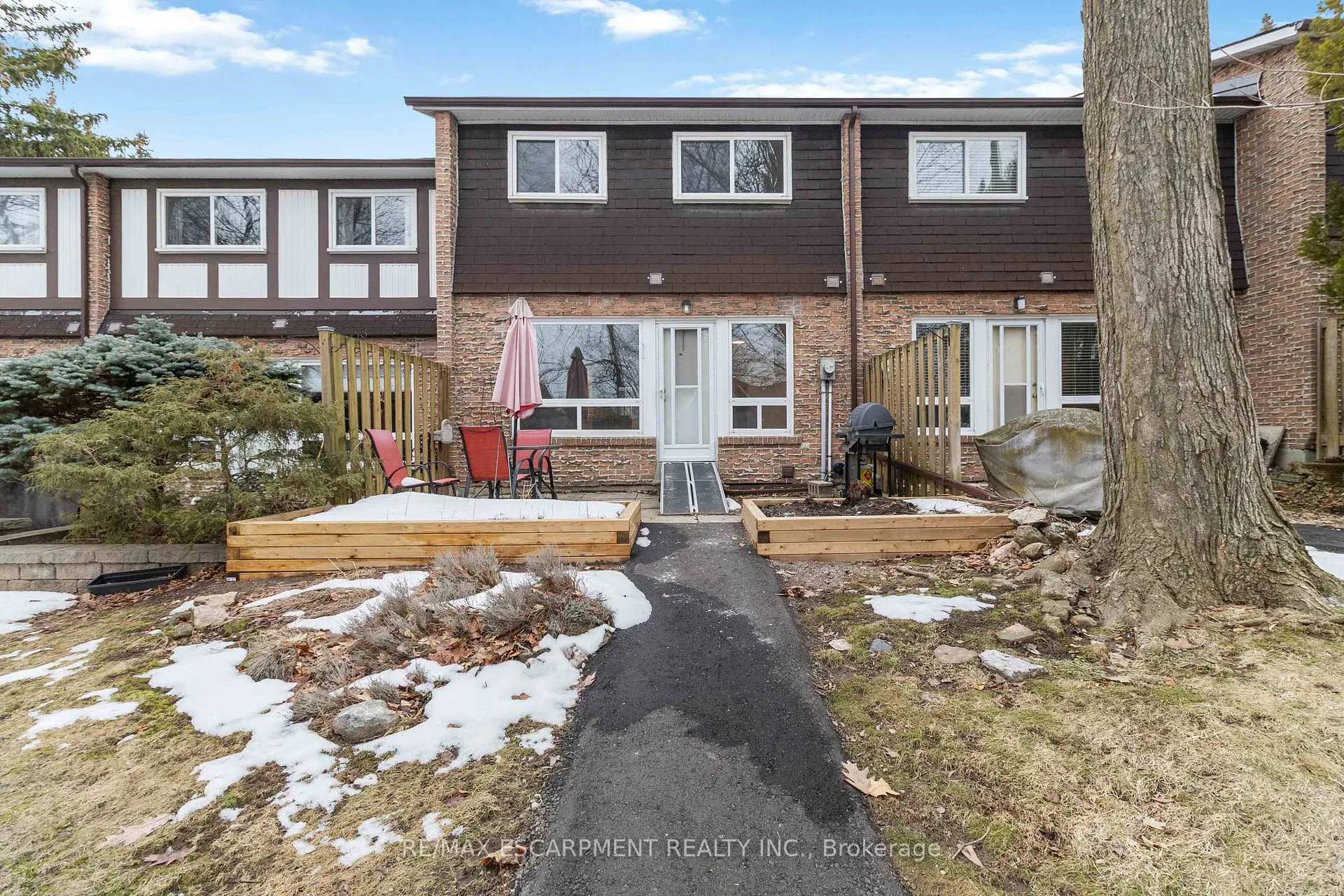 Photo 33 of Unit 3, 2166 Upper Middle Road, Burlington, Brant Hills — HOMEH
