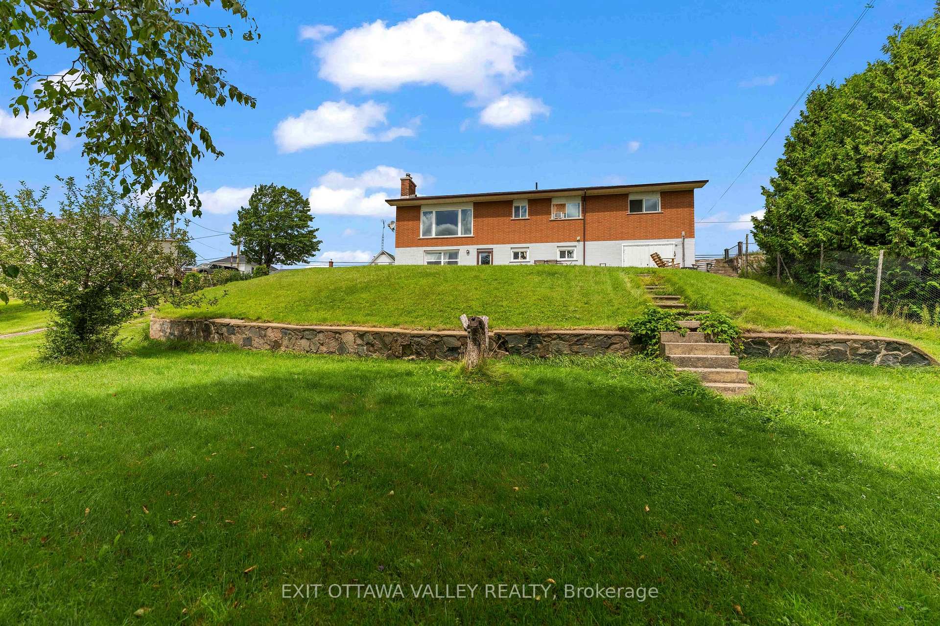 Photo 1 of 101 Siberia Road, Madawaska Valley, Madawaska Valley — HOMEH