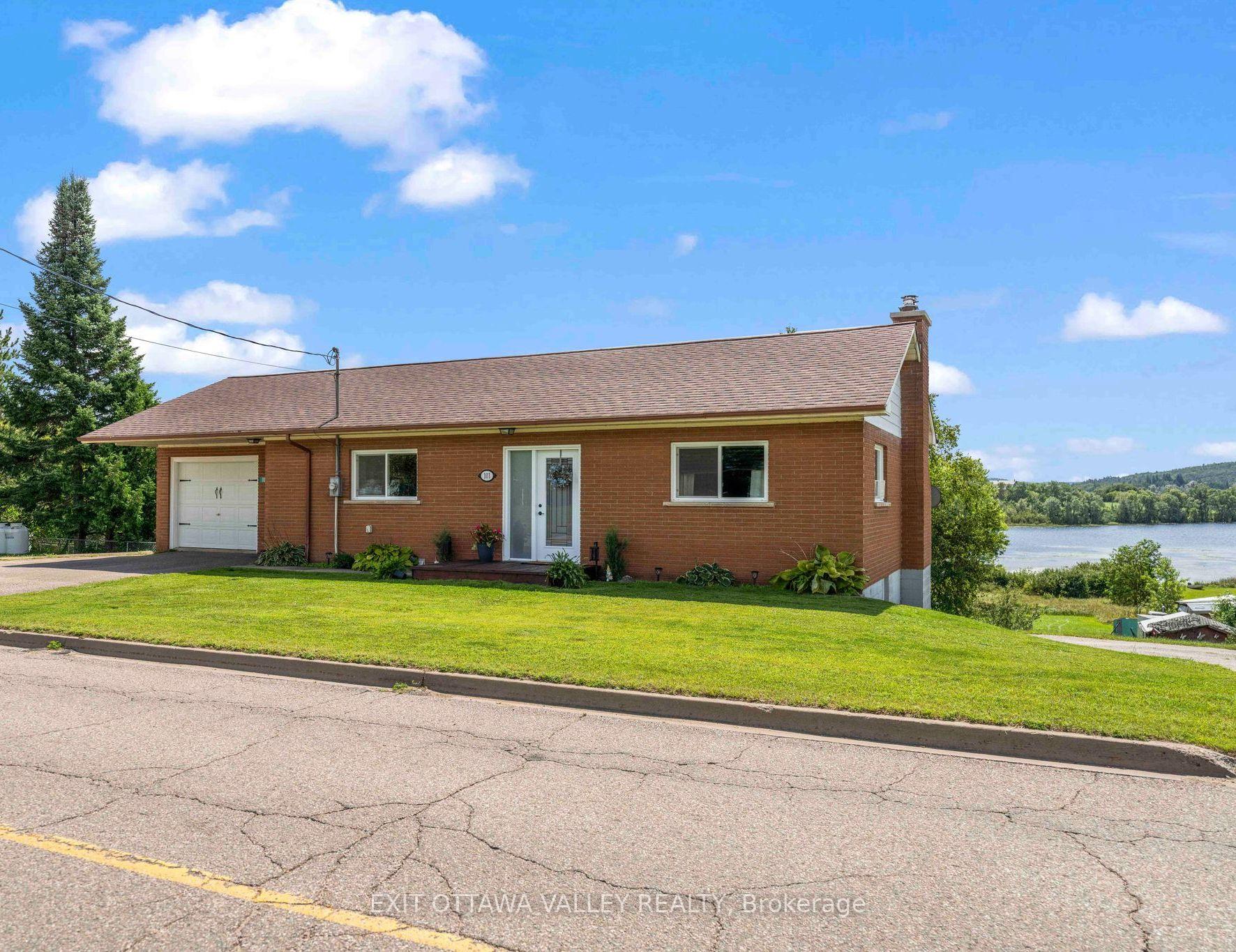 Photo 2 of 101 Siberia Road, Madawaska Valley, Madawaska Valley — HOMEH
