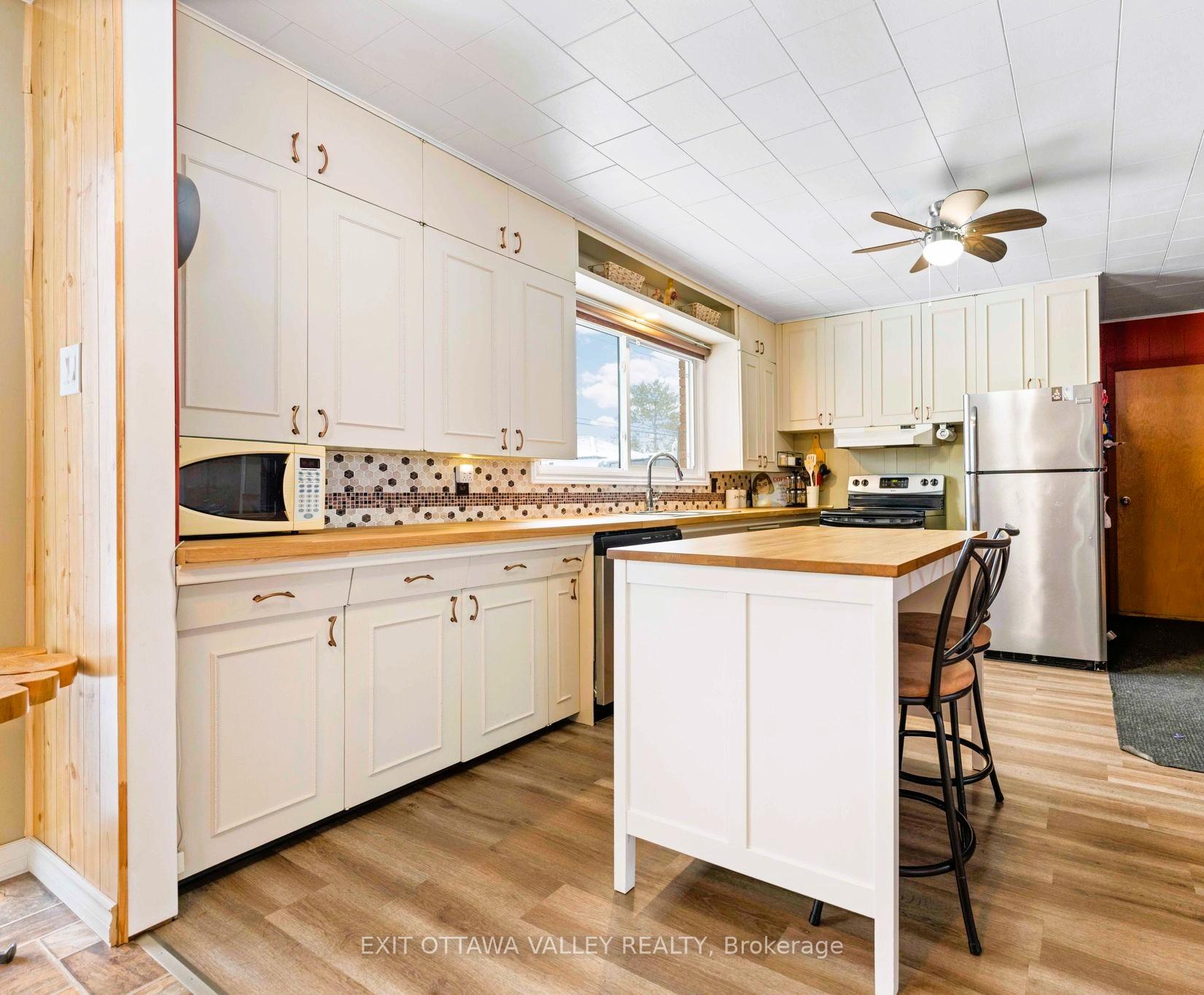 Photo 7 of 101 Siberia Road, Madawaska Valley, Madawaska Valley — HOMEH