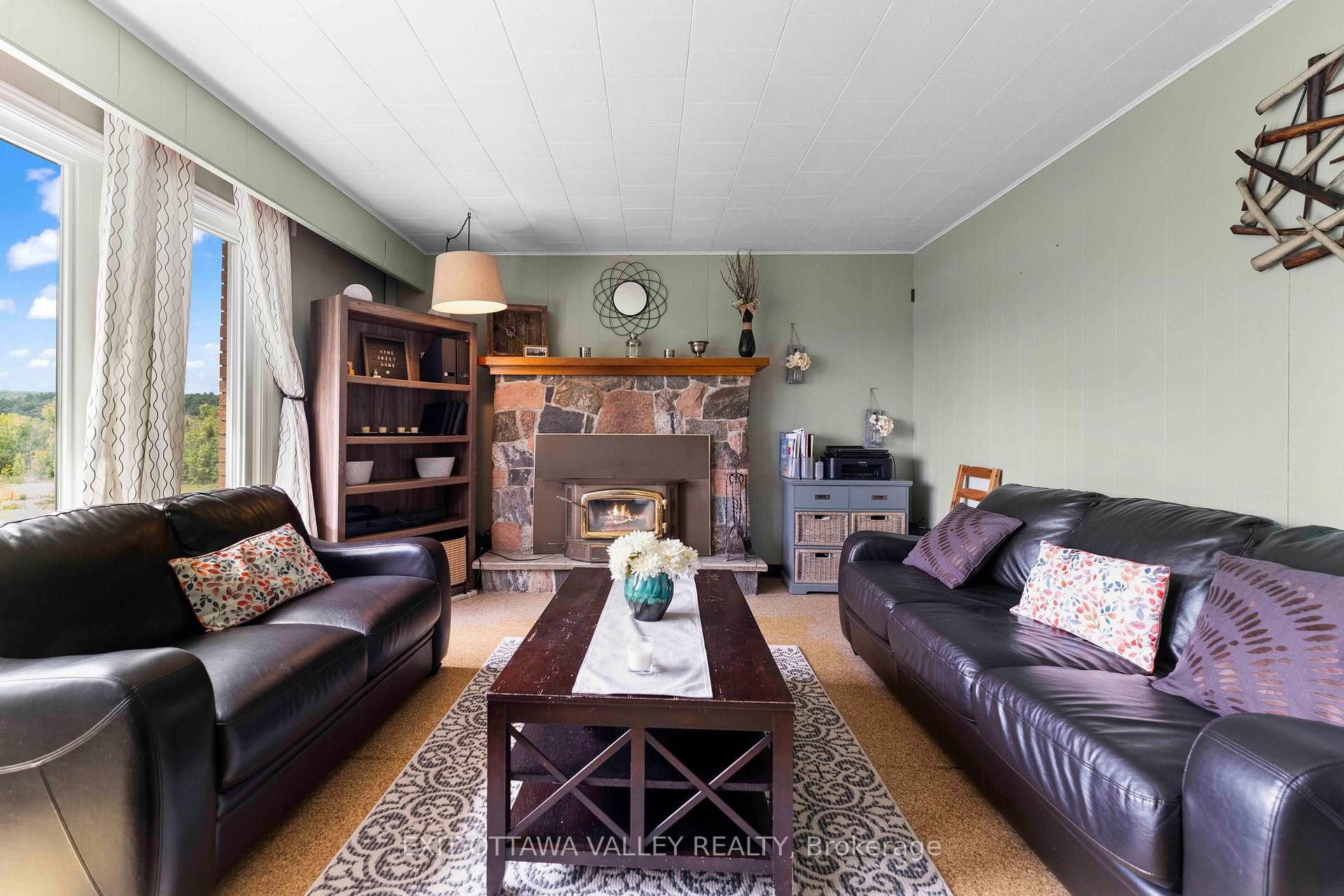 Photo 10 of 101 Siberia Road, Madawaska Valley, Madawaska Valley — HOMEH