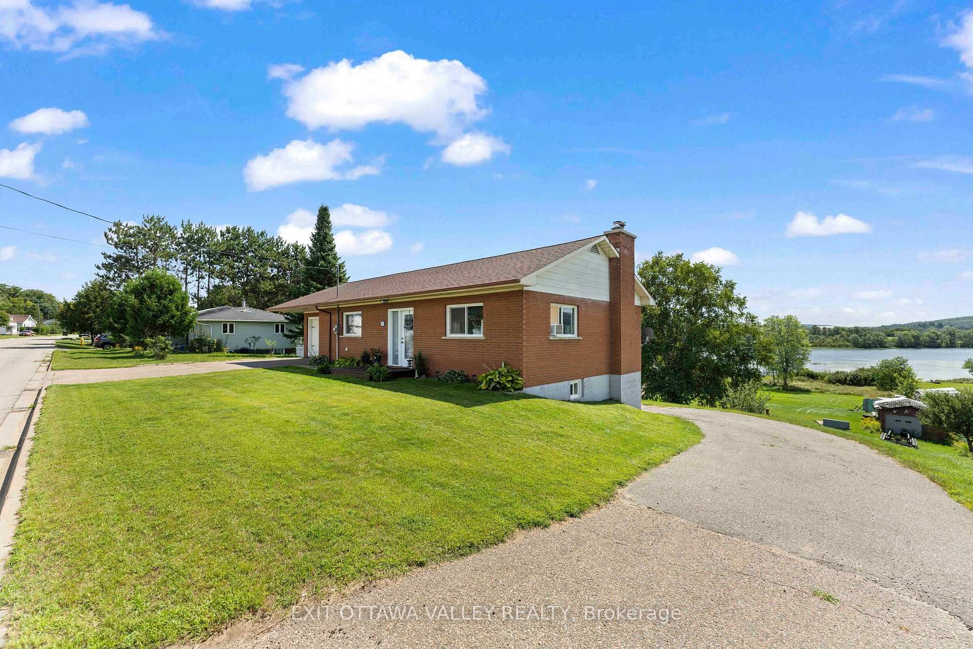 Photo 12 of 101 Siberia Road, Madawaska Valley, Madawaska Valley — HOMEH