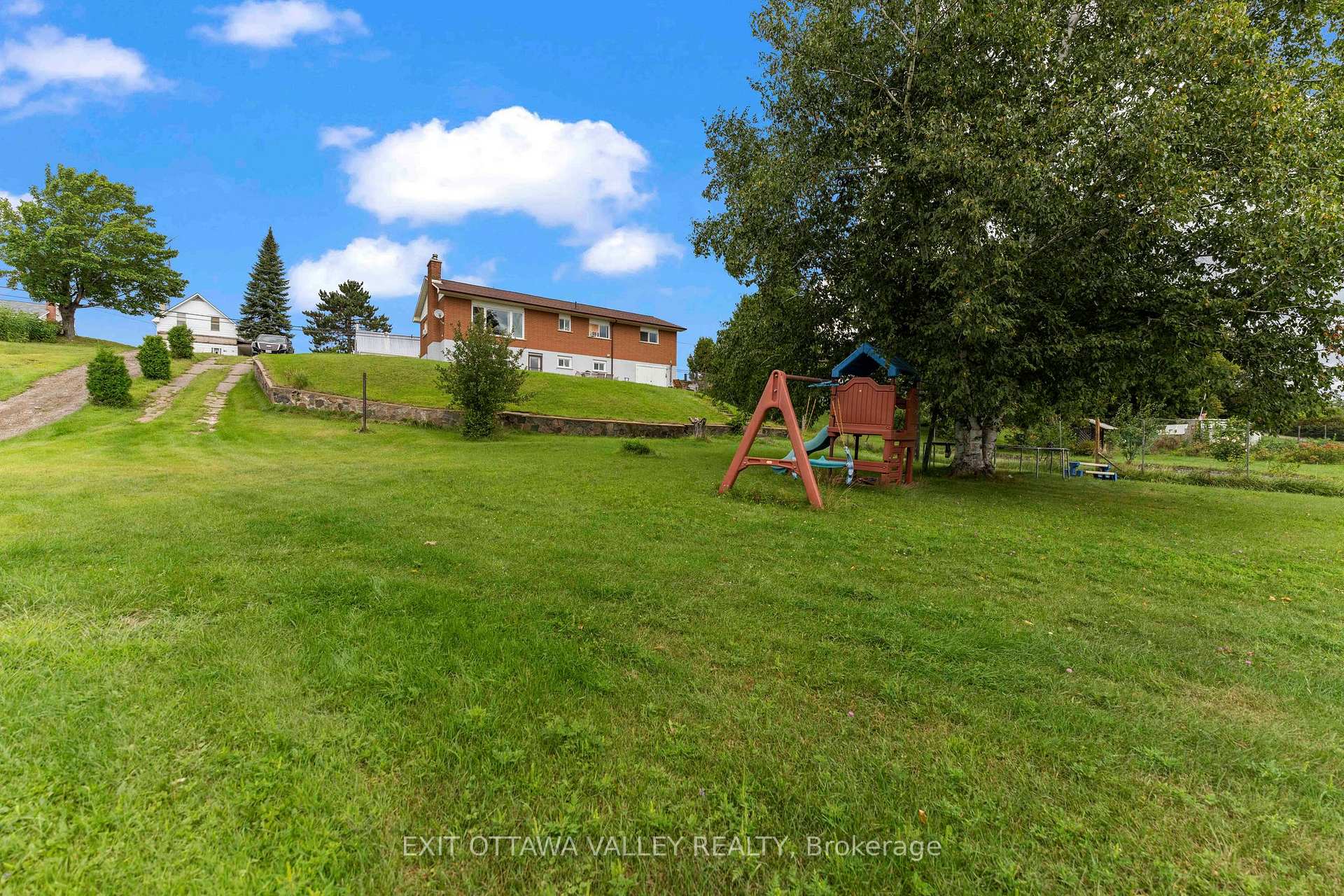 Photo 13 of 101 Siberia Road, Madawaska Valley, Madawaska Valley — HOMEH
