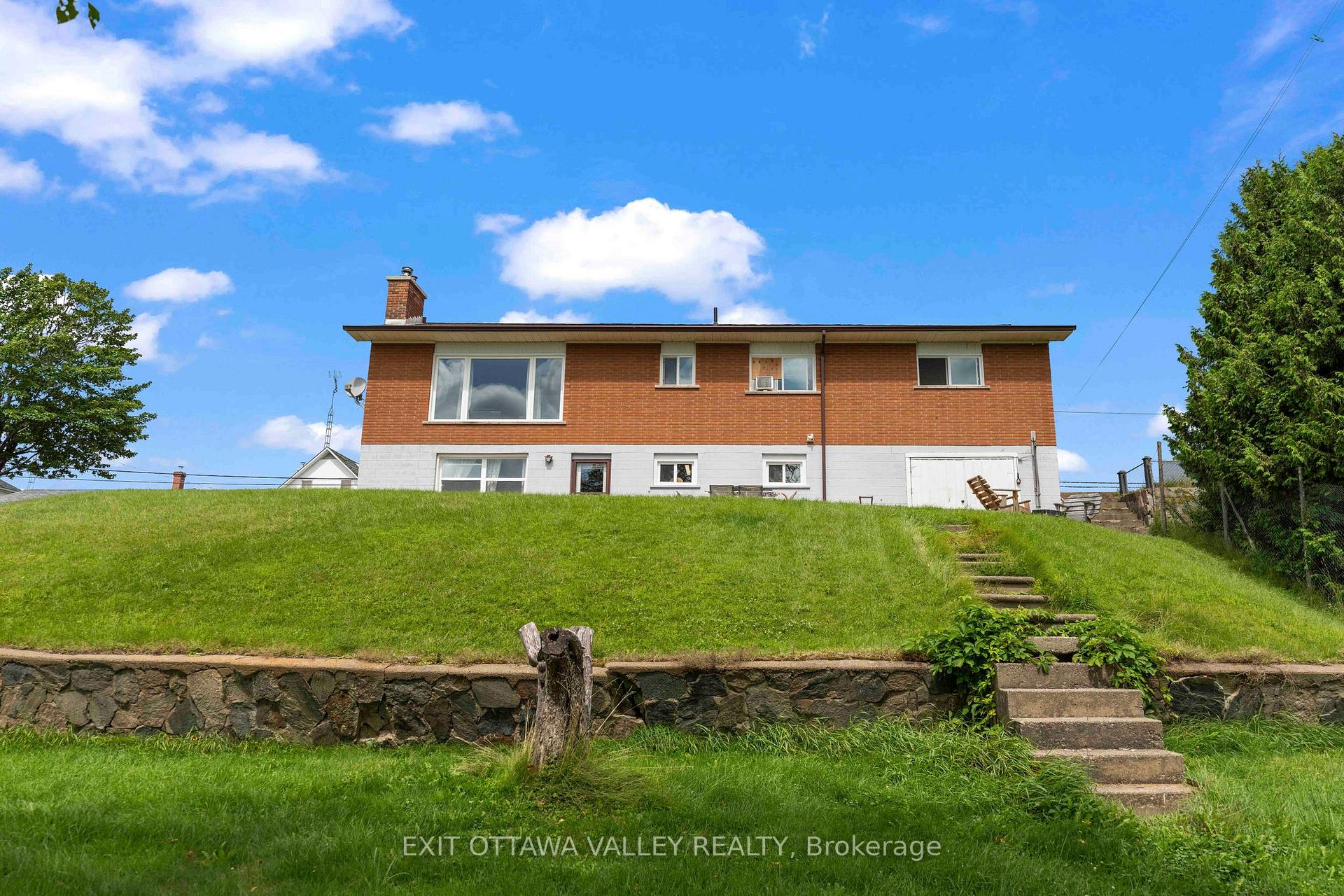 Photo 14 of 101 Siberia Road, Madawaska Valley, Madawaska Valley — HOMEH