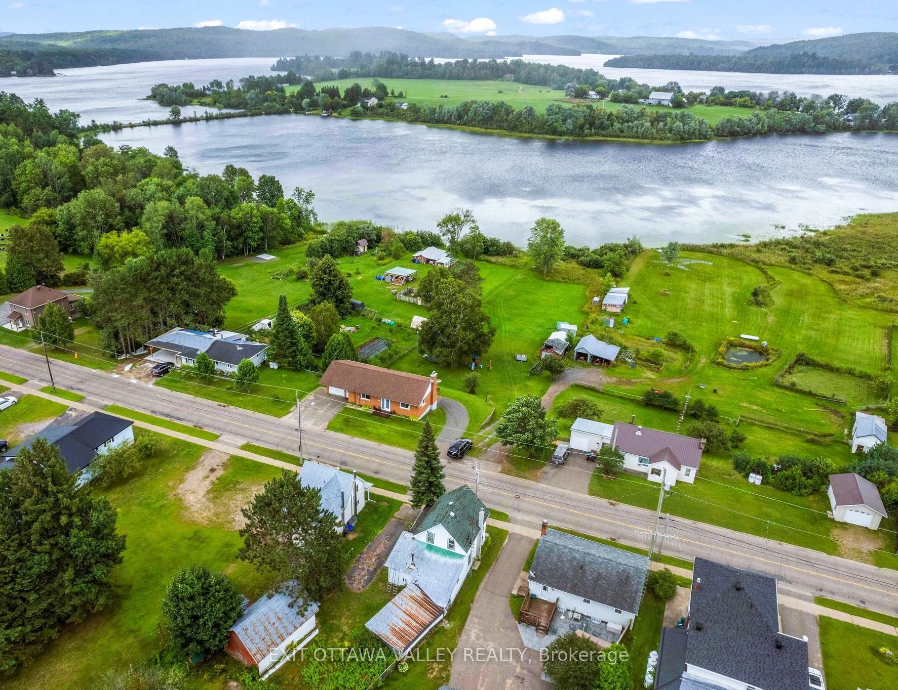 Photo 17 of 101 Siberia Road, Madawaska Valley, Madawaska Valley — HOMEH