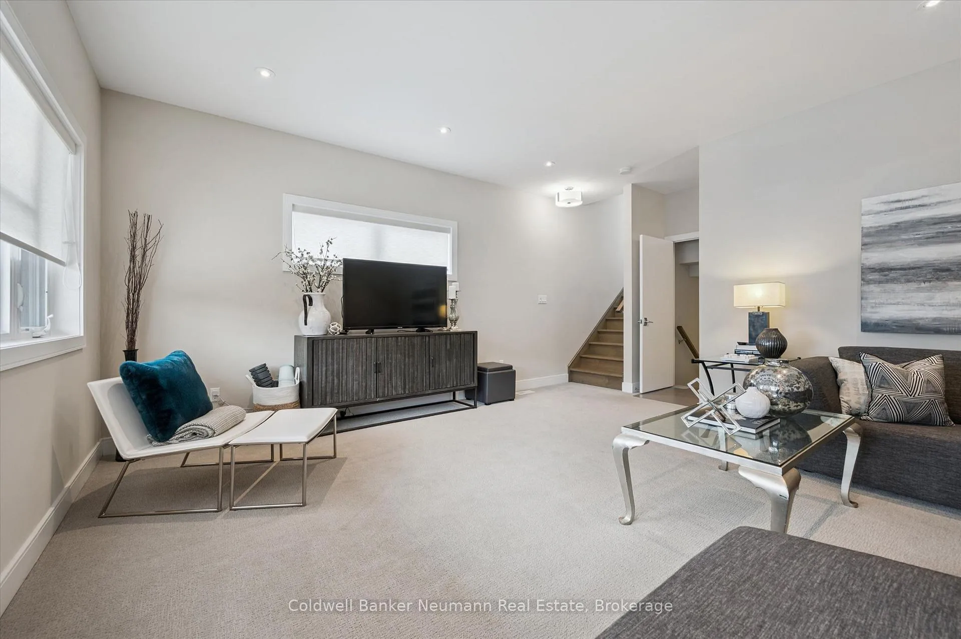 Photo 37 of Unit 2, 60 Arkell Road, Guelph, Kortright East — HOMEH