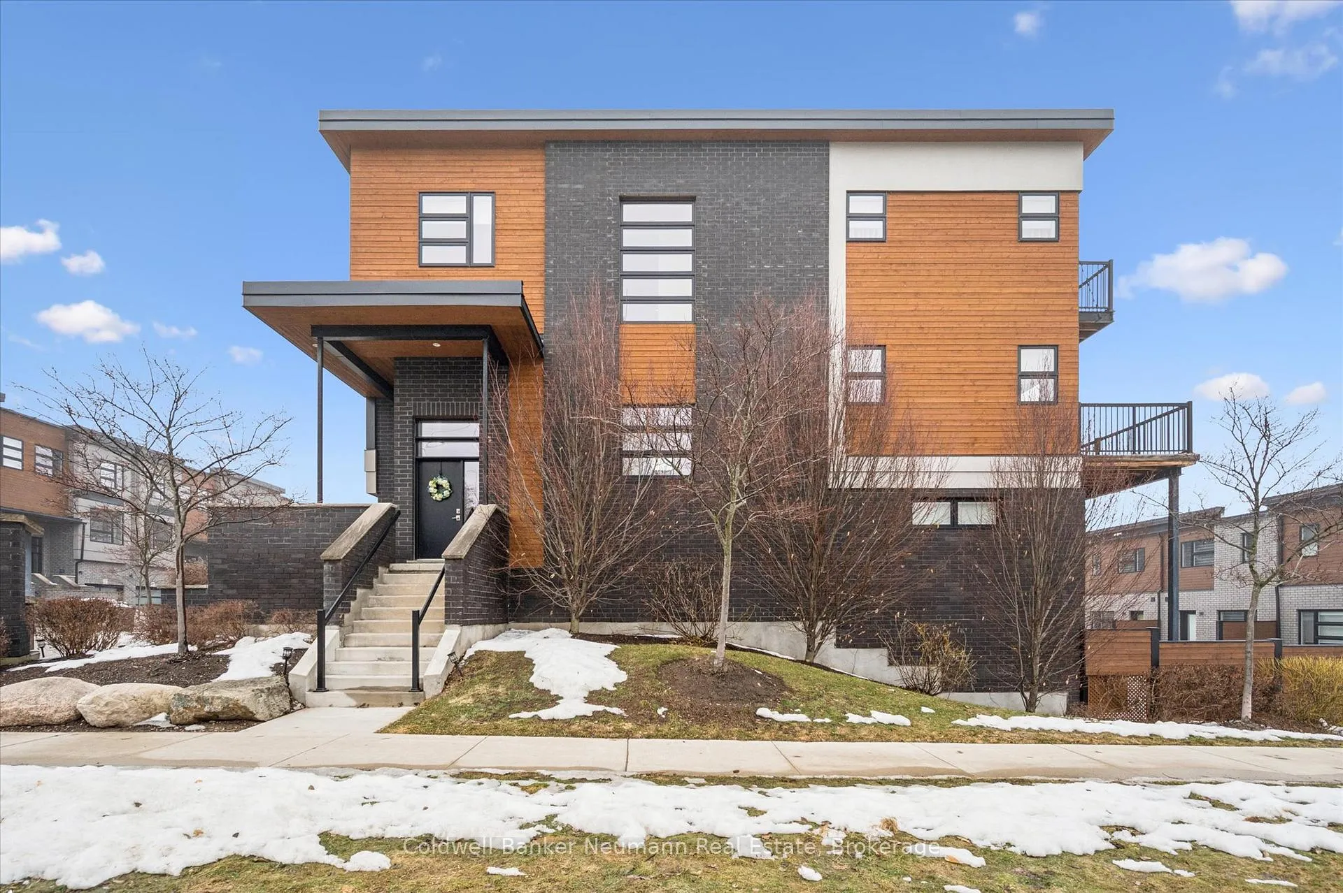Photo 46 of Unit 2, 60 Arkell Road, Guelph, Kortright East — HOMEH