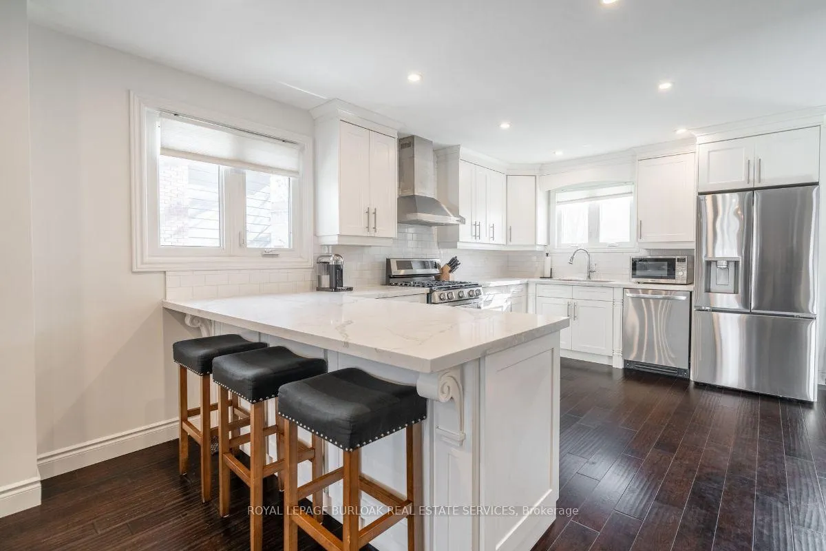 Photo 1 of 5042 Brady Avenue, Burlington, Appleby — HOMEH