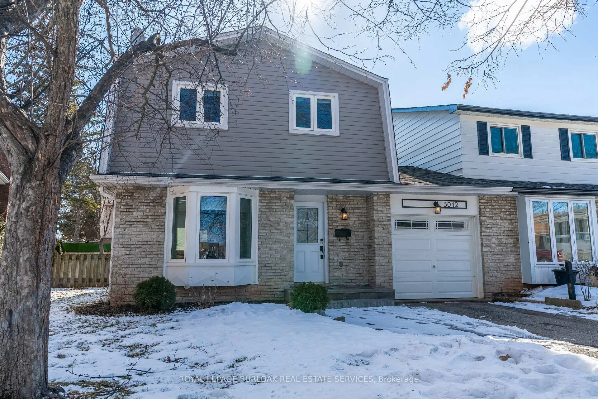 Photo 2 of 5042 Brady Avenue, Burlington, Appleby — HOMEH