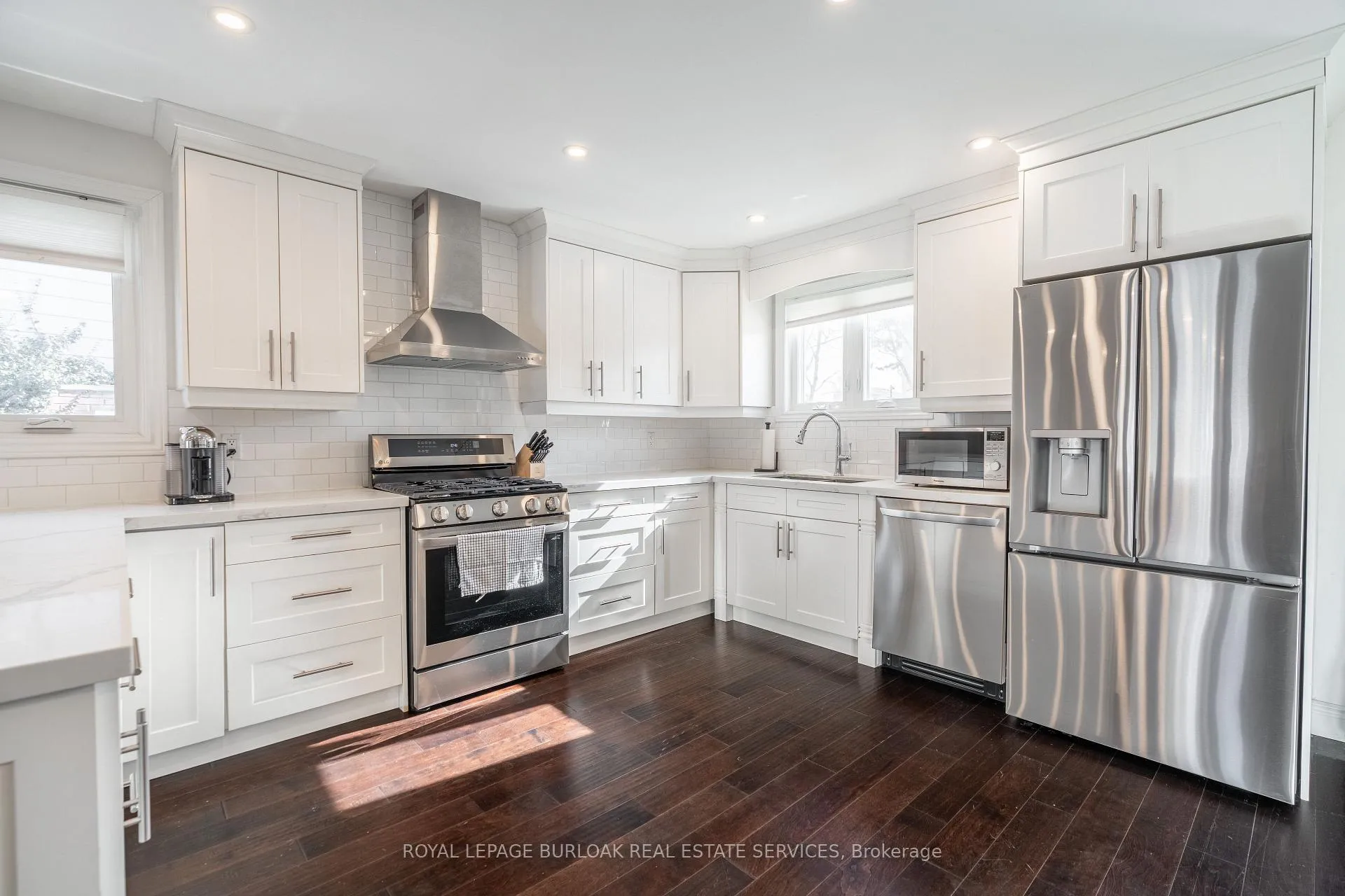 Photo 7 of 5042 Brady Avenue, Burlington, Appleby — HOMEH