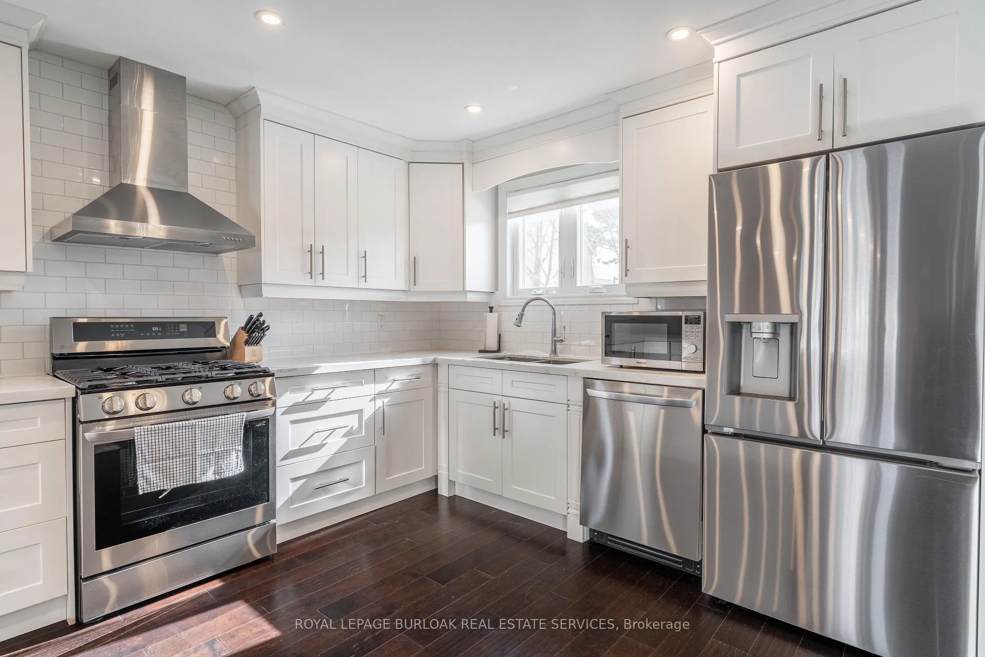 Photo 10 of 5042 Brady Avenue, Burlington, Appleby — HOMEH