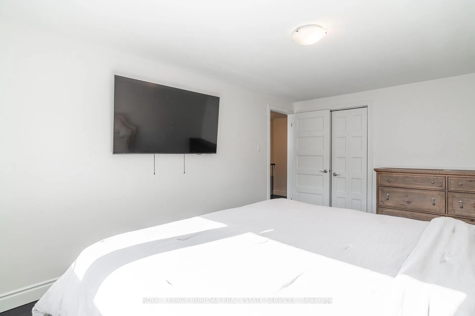 Photo 13 of 5042 Brady Avenue, Burlington, Appleby — HOMEH