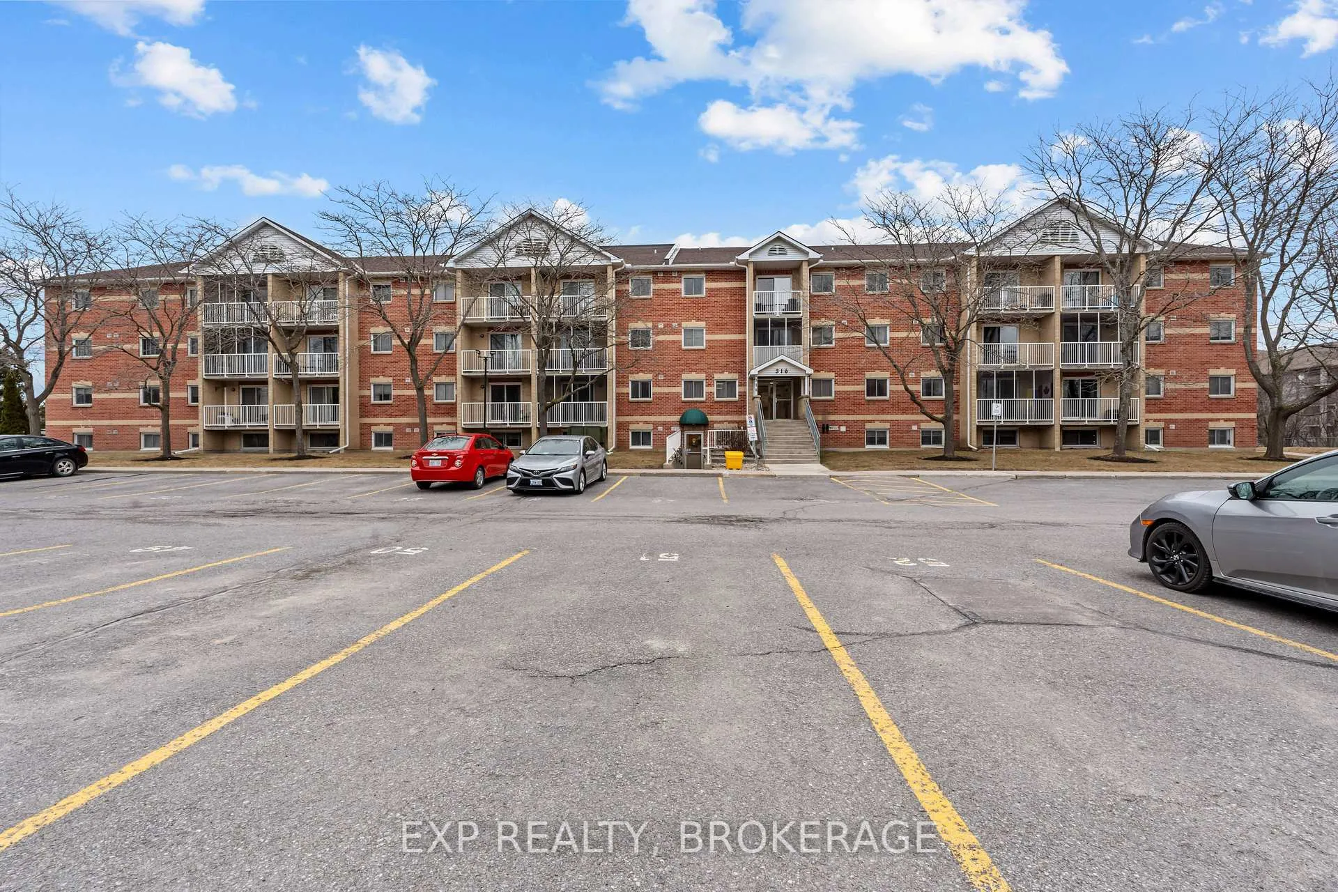 Front of Unit 408, 316 Kingsdale Avenue