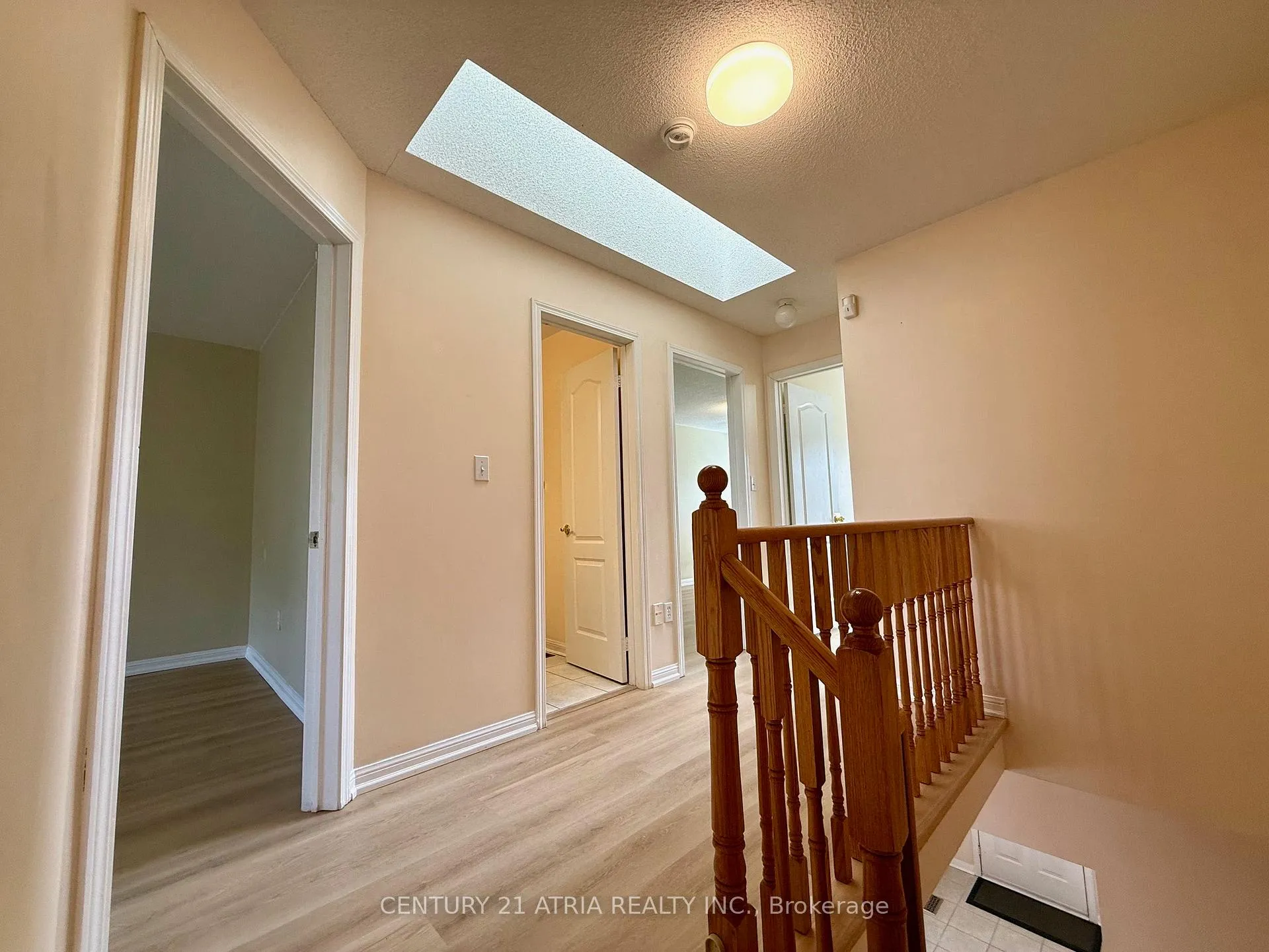 Photo 6 of 6 Zermatt Way, Markham, Unionville — HOMEH