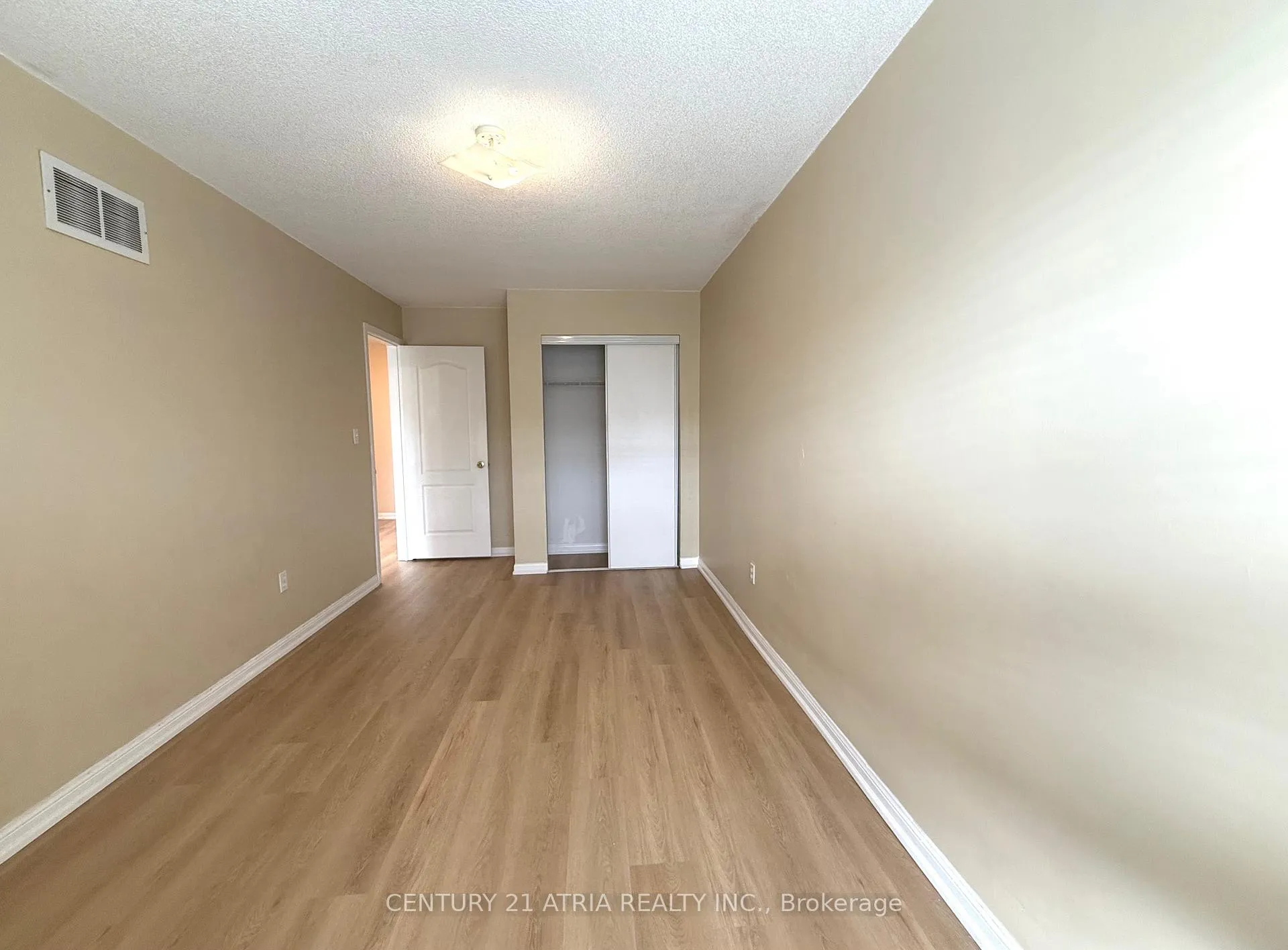 Photo 11 of 6 Zermatt Way, Markham, Unionville — HOMEH