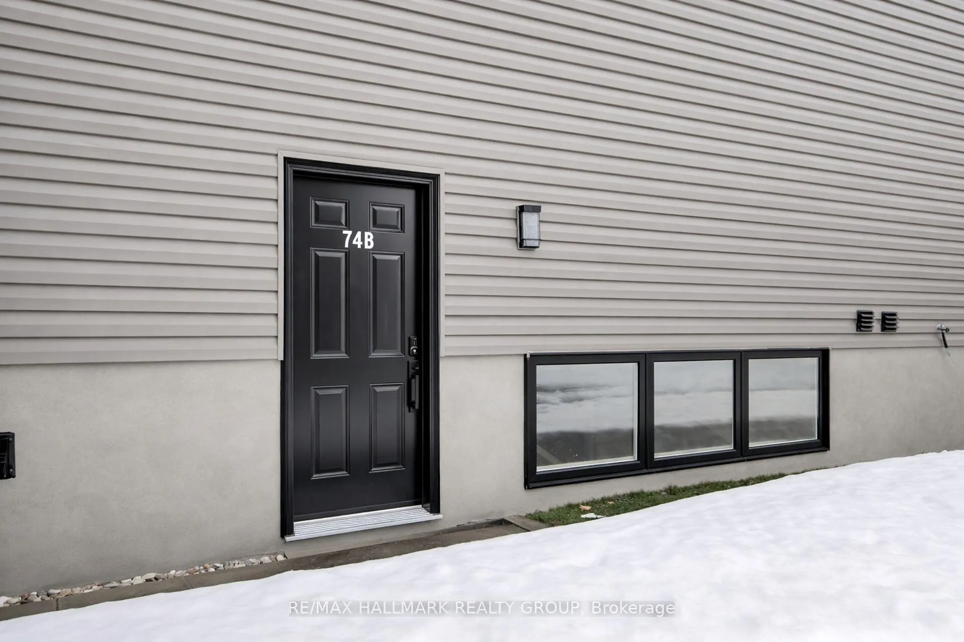 Photo 2 of Unit B - Basement Unit, 74 Burnett's Grove Circle, Ottawa, Barrhaven - Pheasant Run — HOMEH