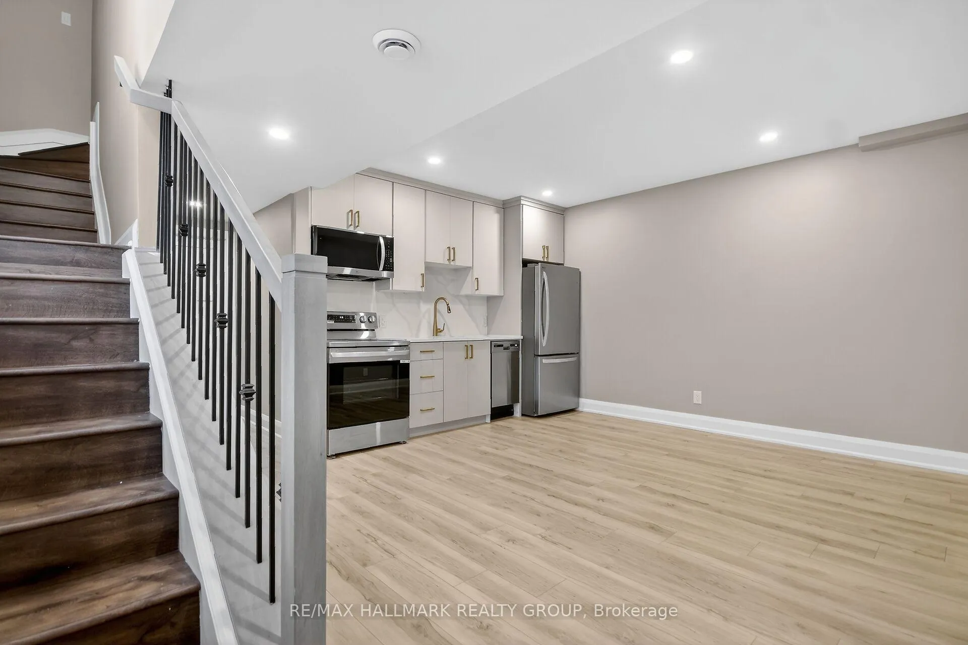 Photo 3 of Unit B - Basement Unit, 74 Burnett's Grove Circle, Ottawa, Barrhaven - Pheasant Run — HOMEH