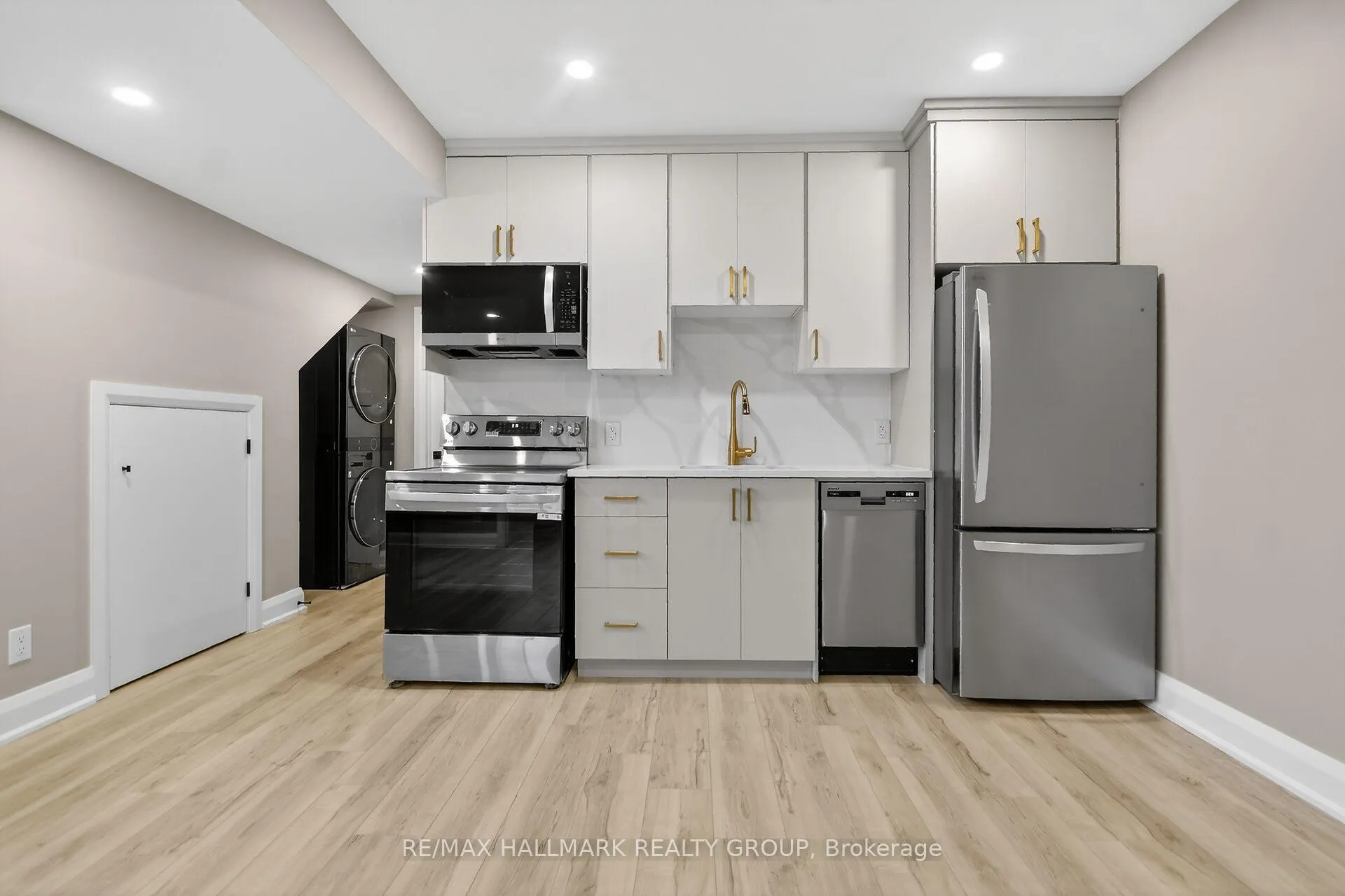 Photo 7 of Unit B - Basement Unit, 74 Burnett's Grove Circle, Ottawa, Barrhaven - Pheasant Run — HOMEH